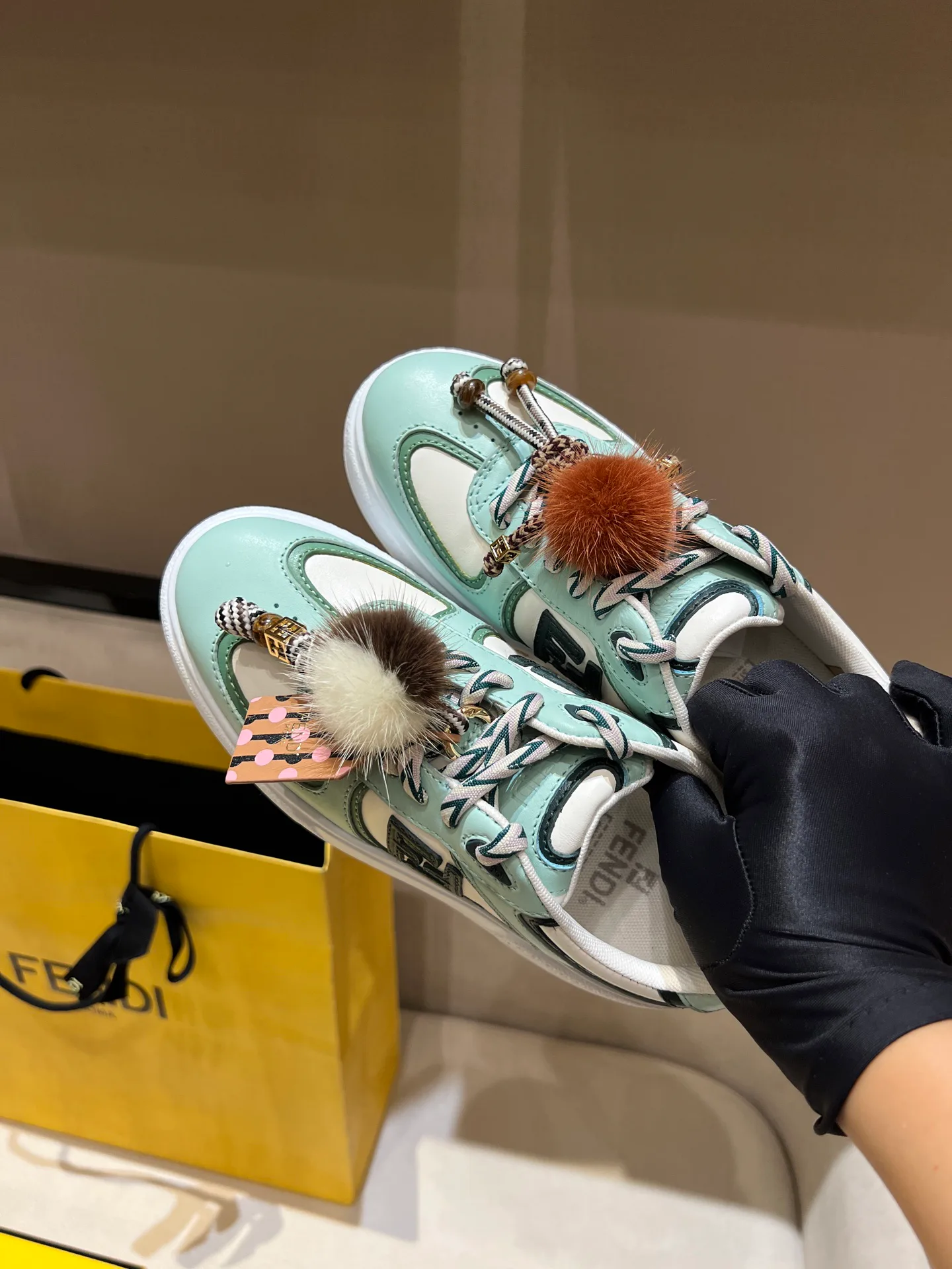 Кроссовки Женские Fendi 18020646
