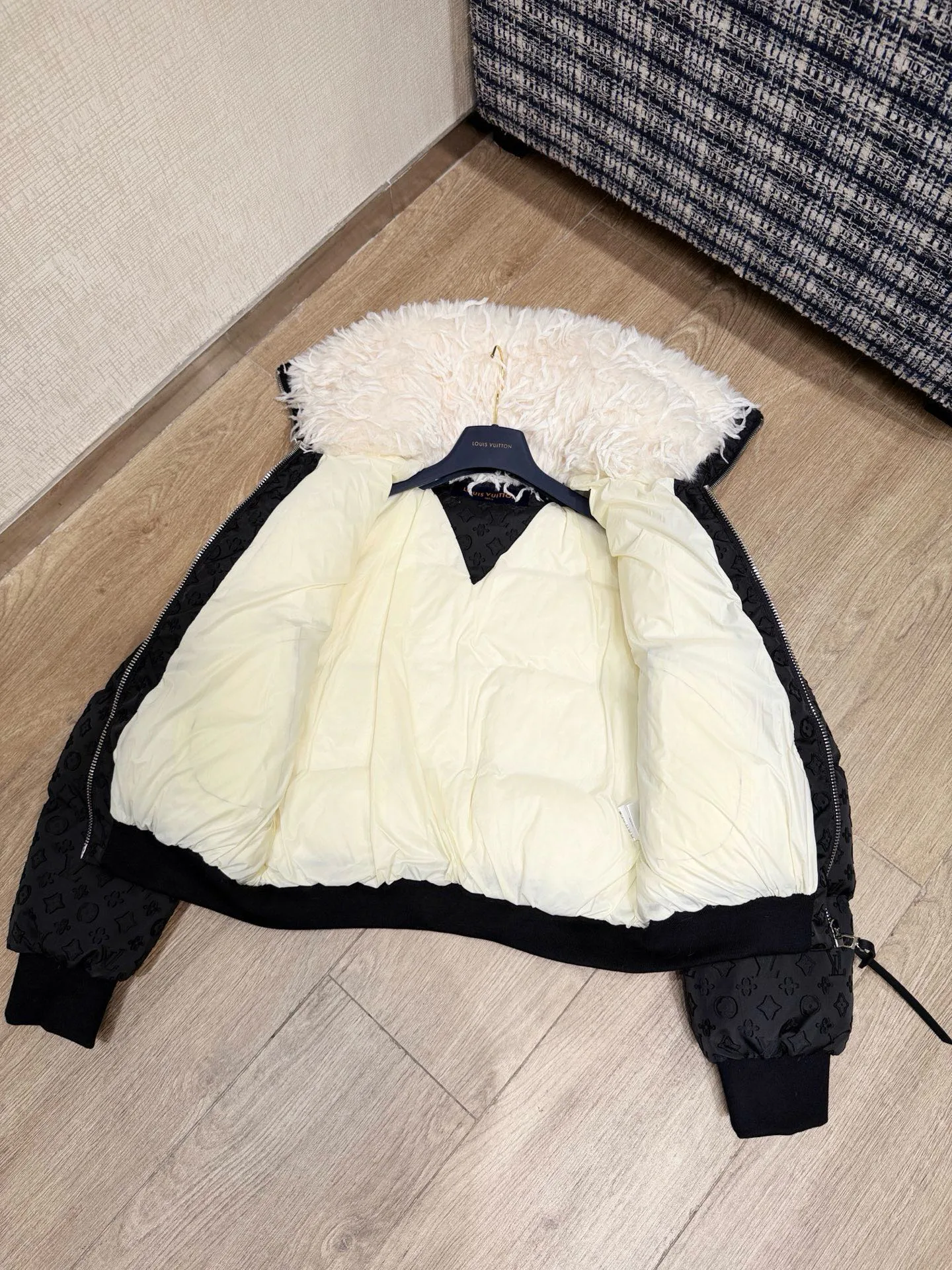 Куртки И Пуховики Женские Louis Vuitton 257623