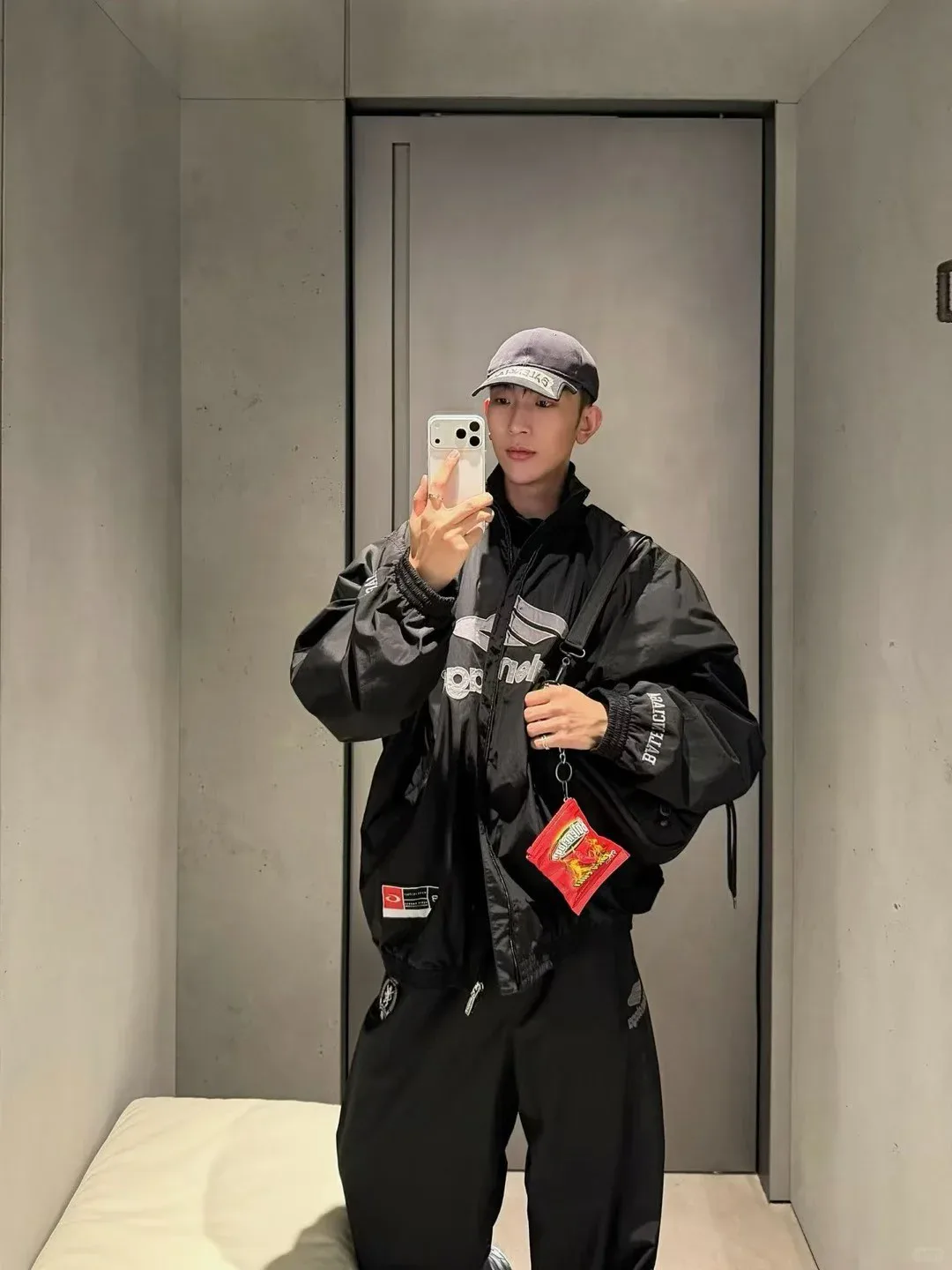 Куртки И Пуховики Мужские Balenciaga 10216573