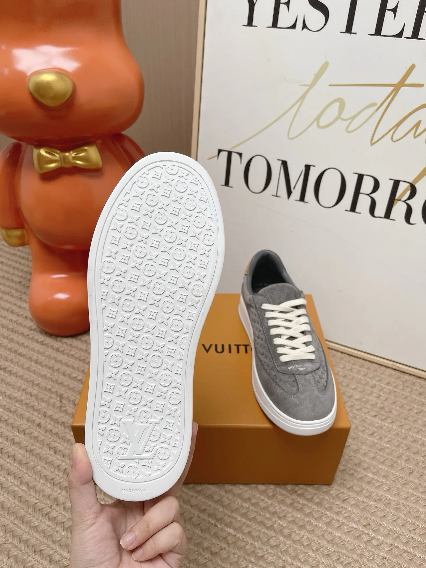 Кроссовки Женские Louis Vuitton 18810899