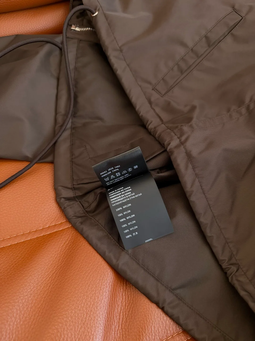 Куртки И Пуховики Женские Prada 18348092