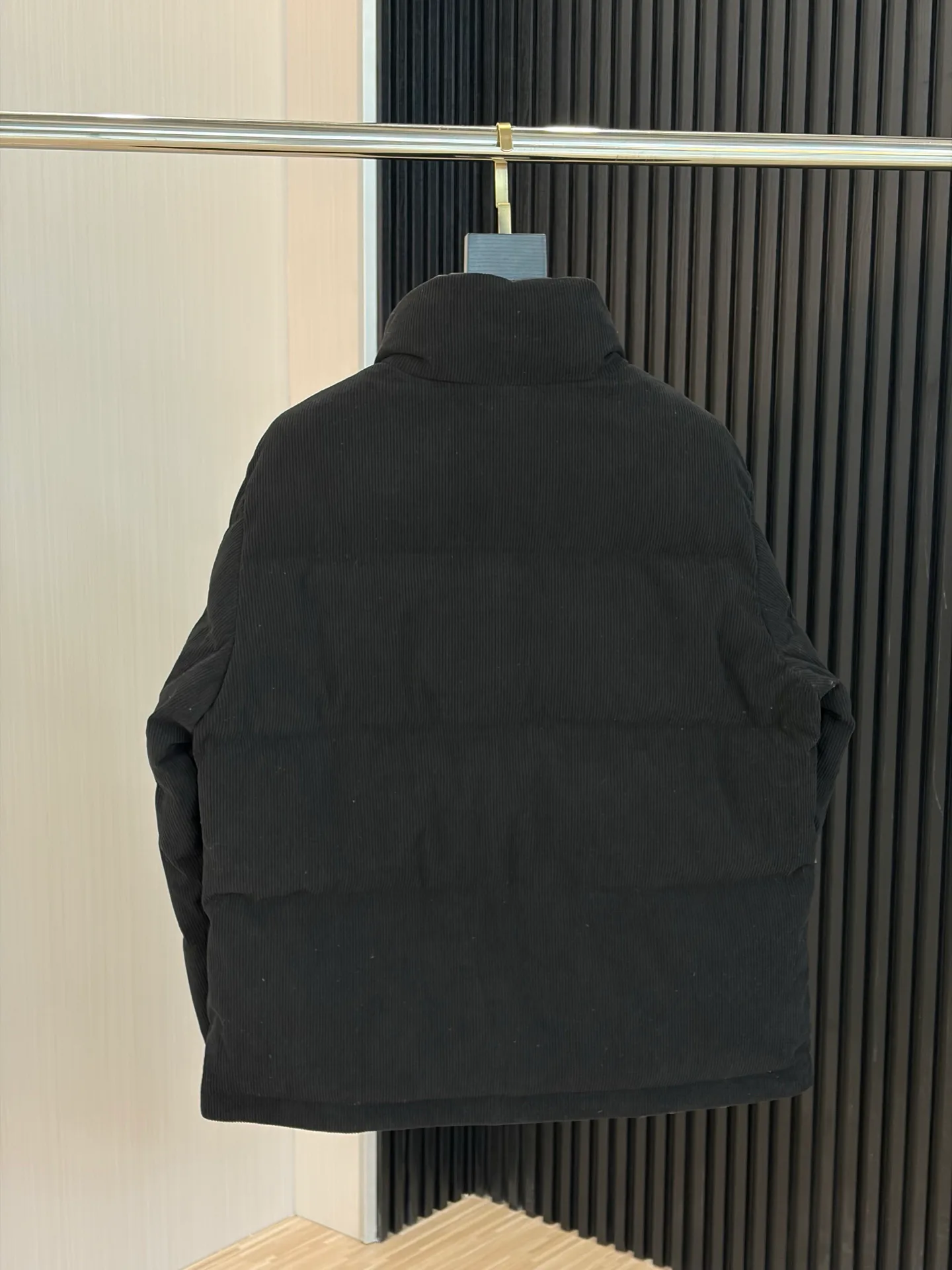 Куртки И Пуховики Мужские Moncler 18199458