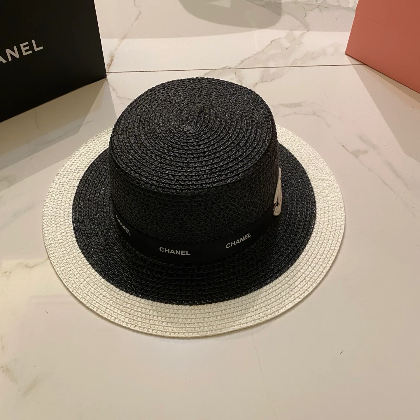 Головные Уборы Chanel 17498281