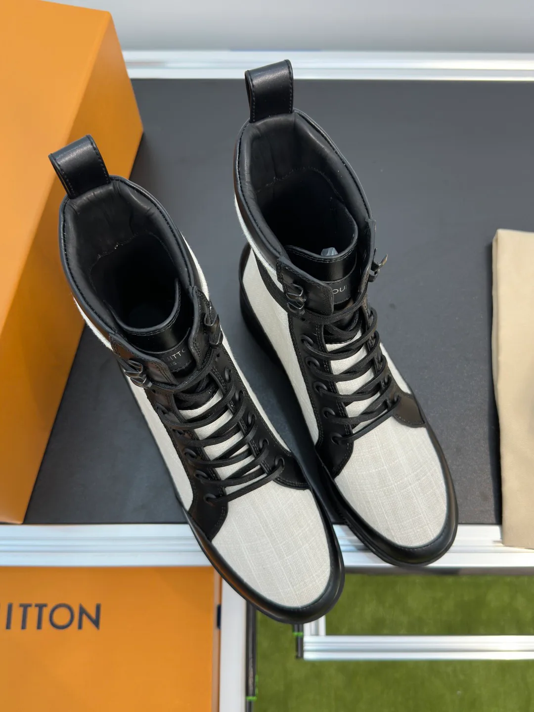Ботинки Женские Louis Vuitton 18741671