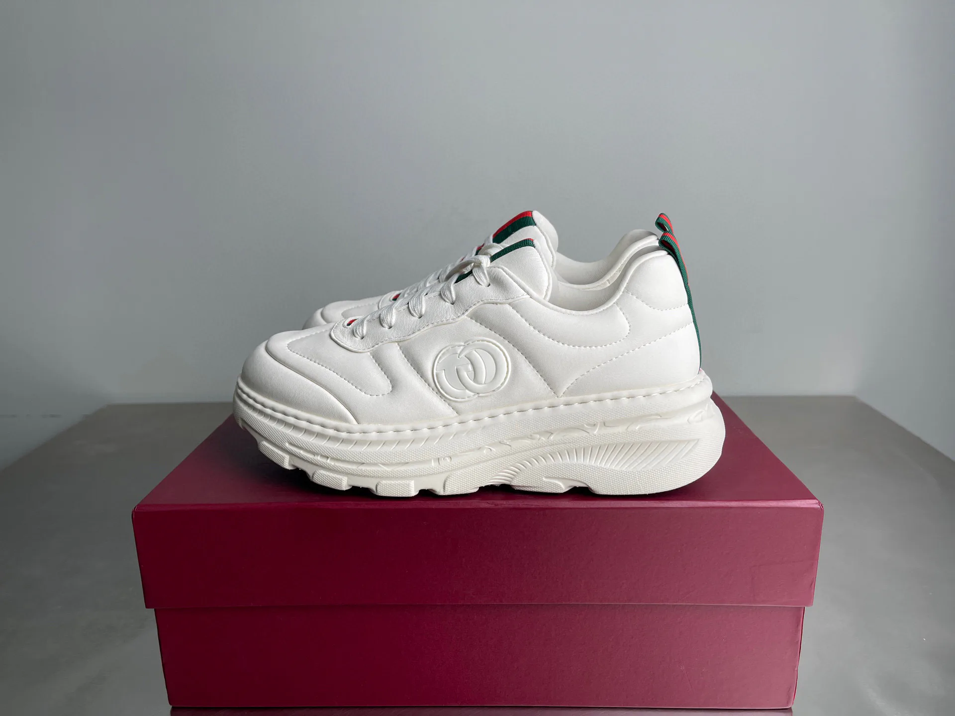 Кроссовки Мужские Gucci 11679355