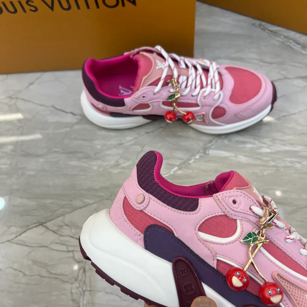 Кроссовки Женские Louis Vuitton 16981935