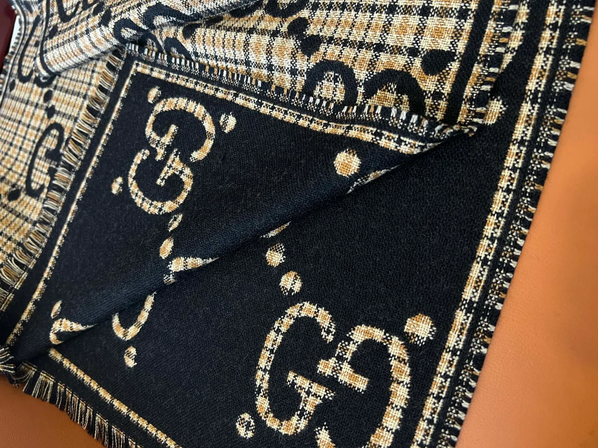 Шарфы Gucci 401872