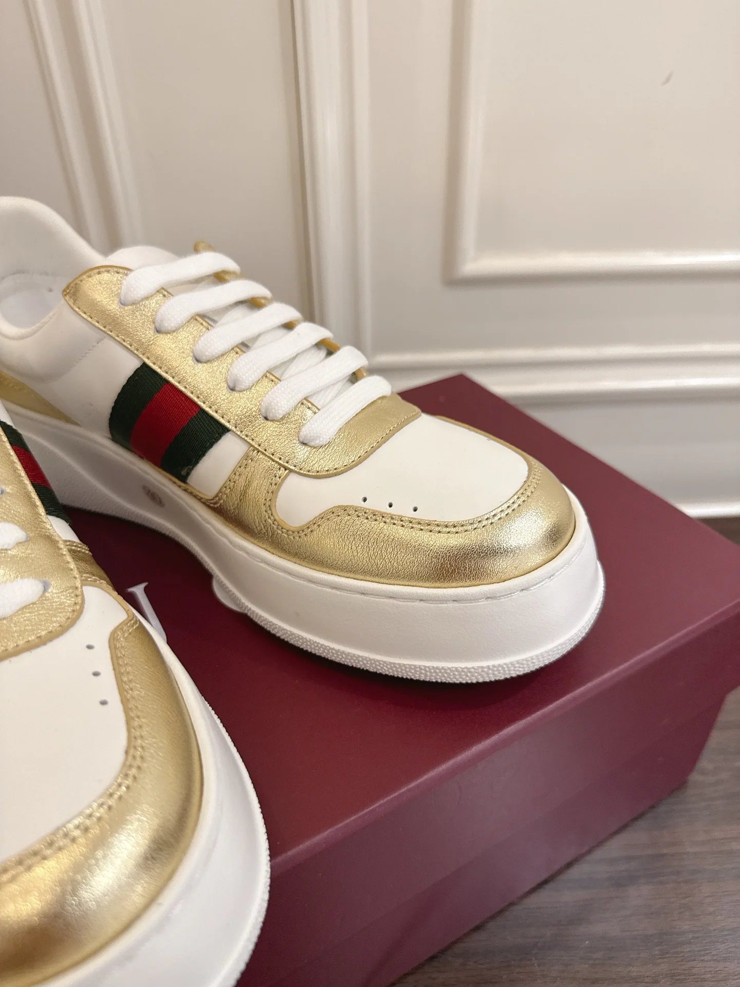 Кроссовки Женские Gucci 1220931