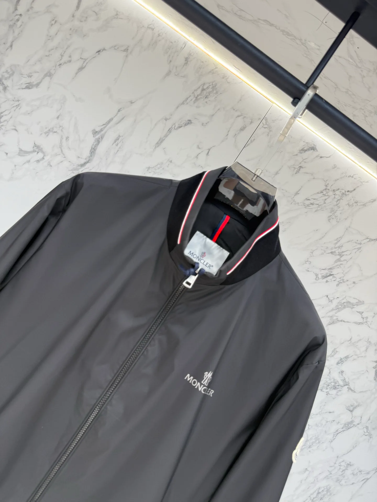 Куртки И Пуховики Мужские Moncler 17944107