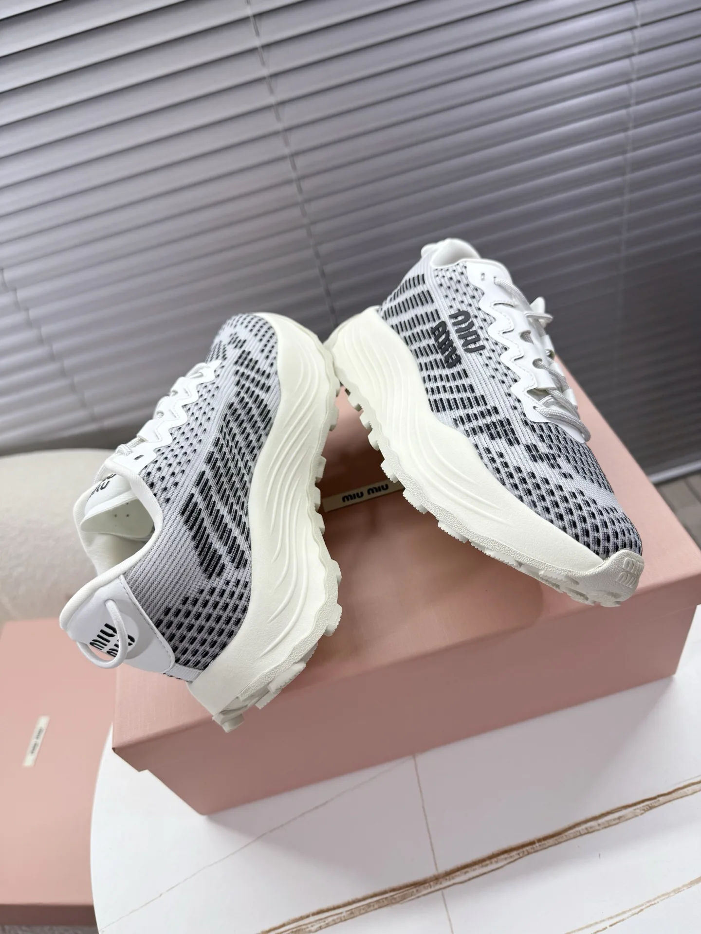 Кроссовки Женские Miu Miu 4086908