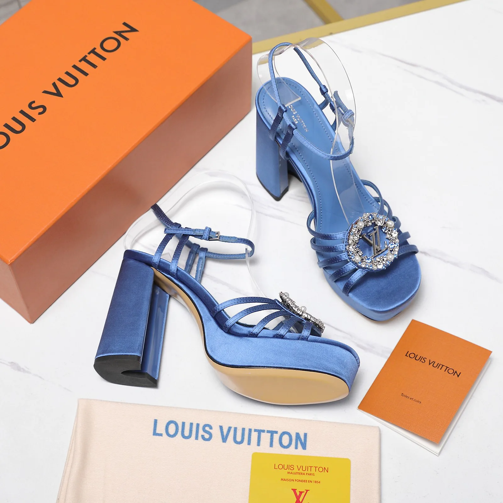 Босоножки Женские Louis Vuitton 10250862