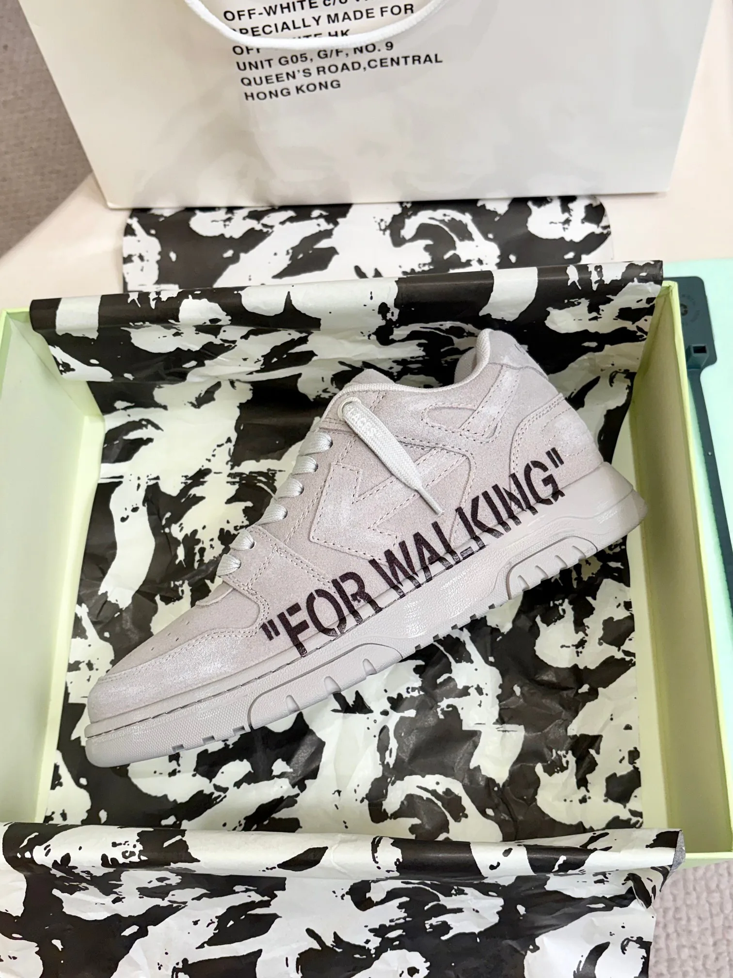 Кроссовки Женские Off-White 18437417