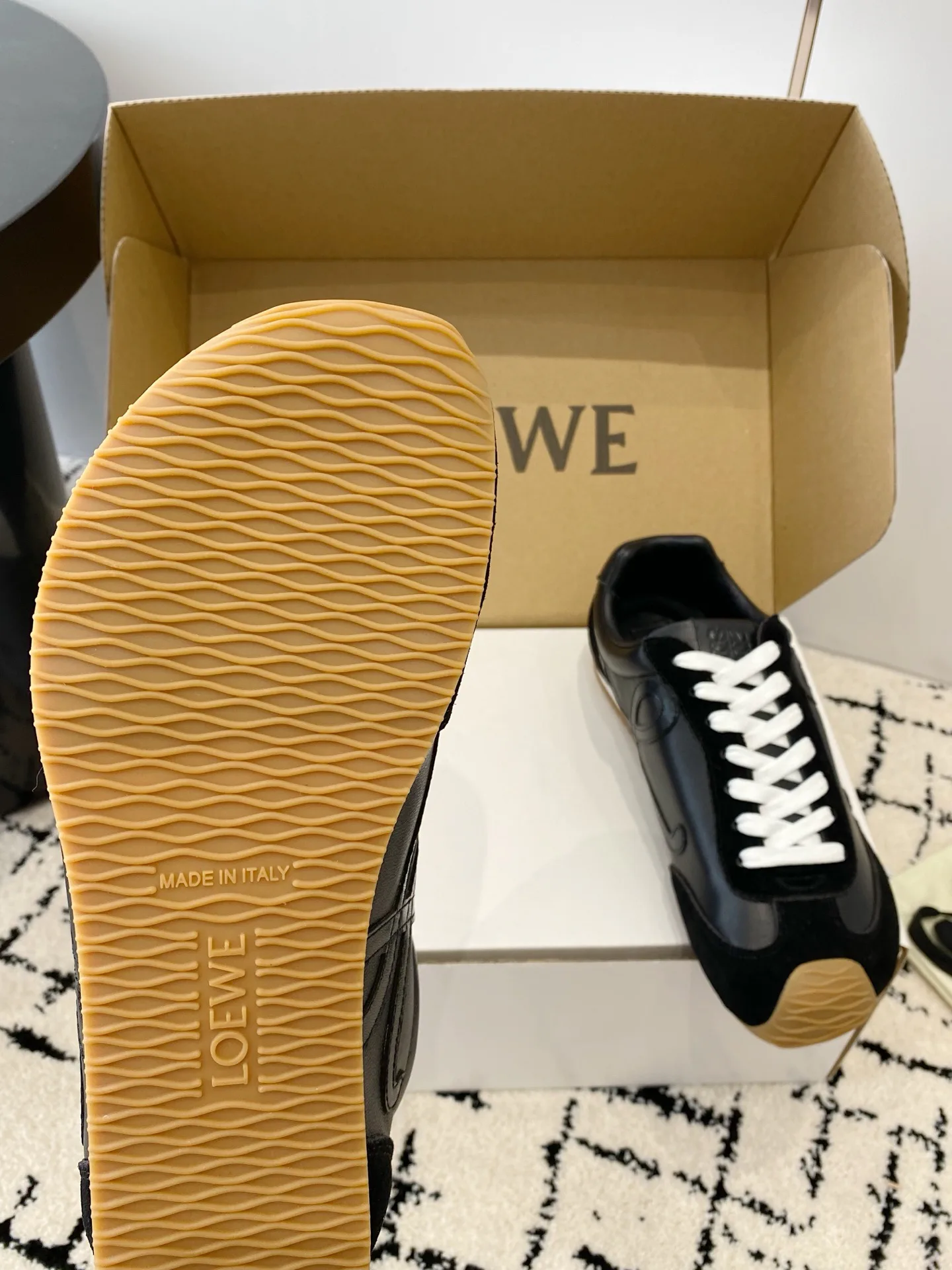Кроссовки Женские Loewe 18268854