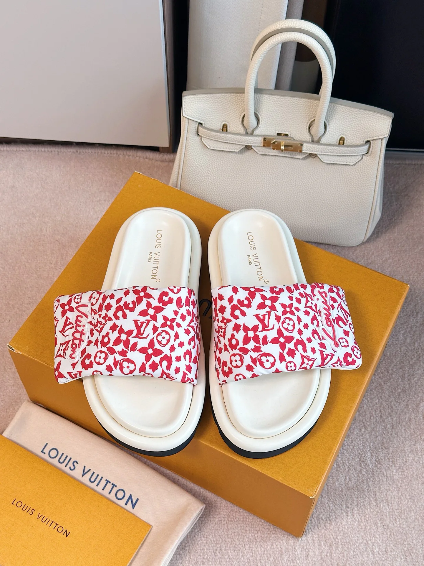 Шлепанцы Женские Louis Vuitton 14335150