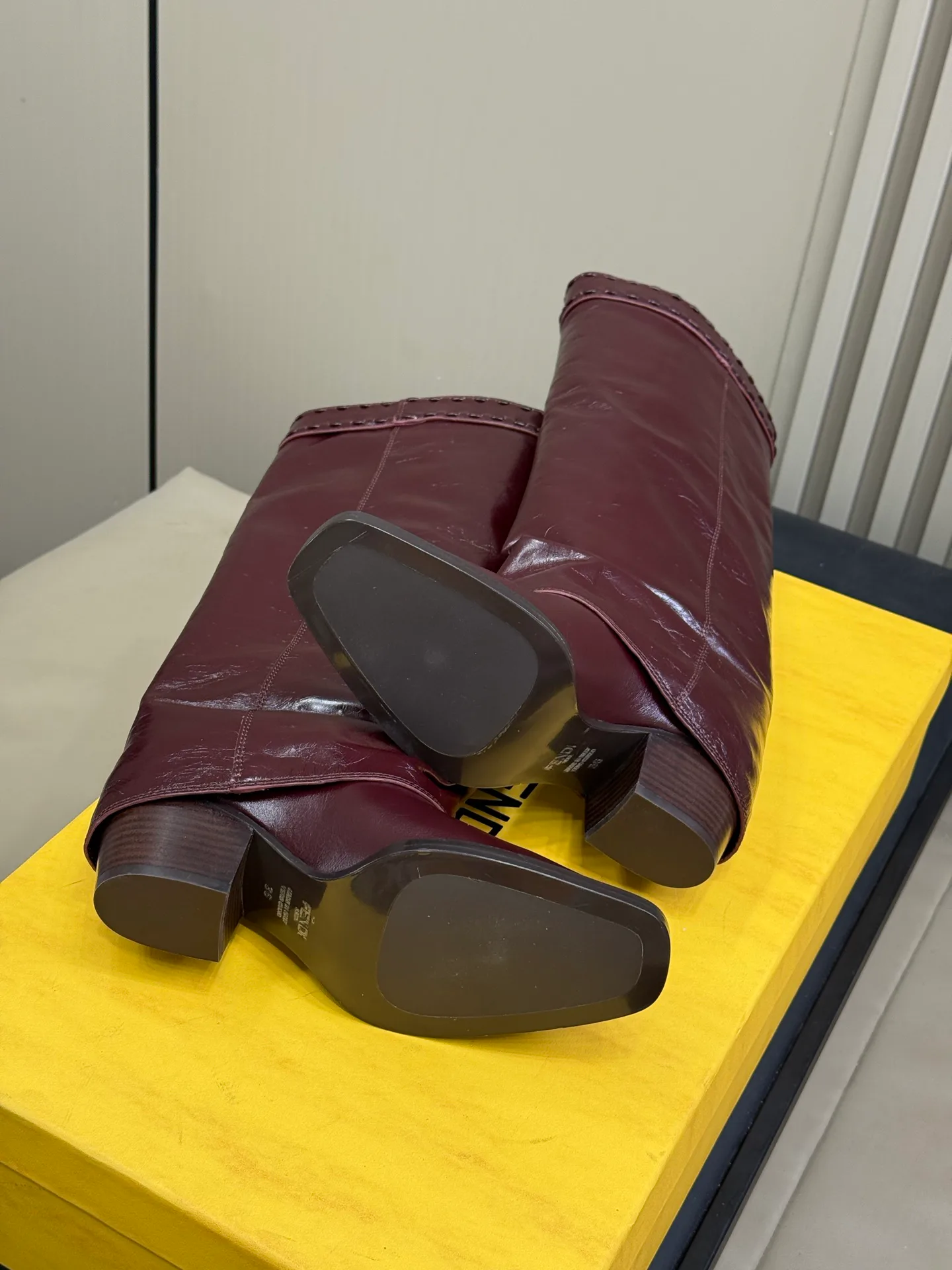 Сапоги Женские Fendi 18370131