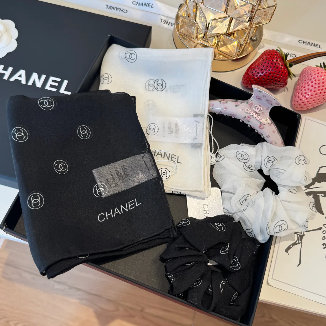 Платки Chanel 18627399
