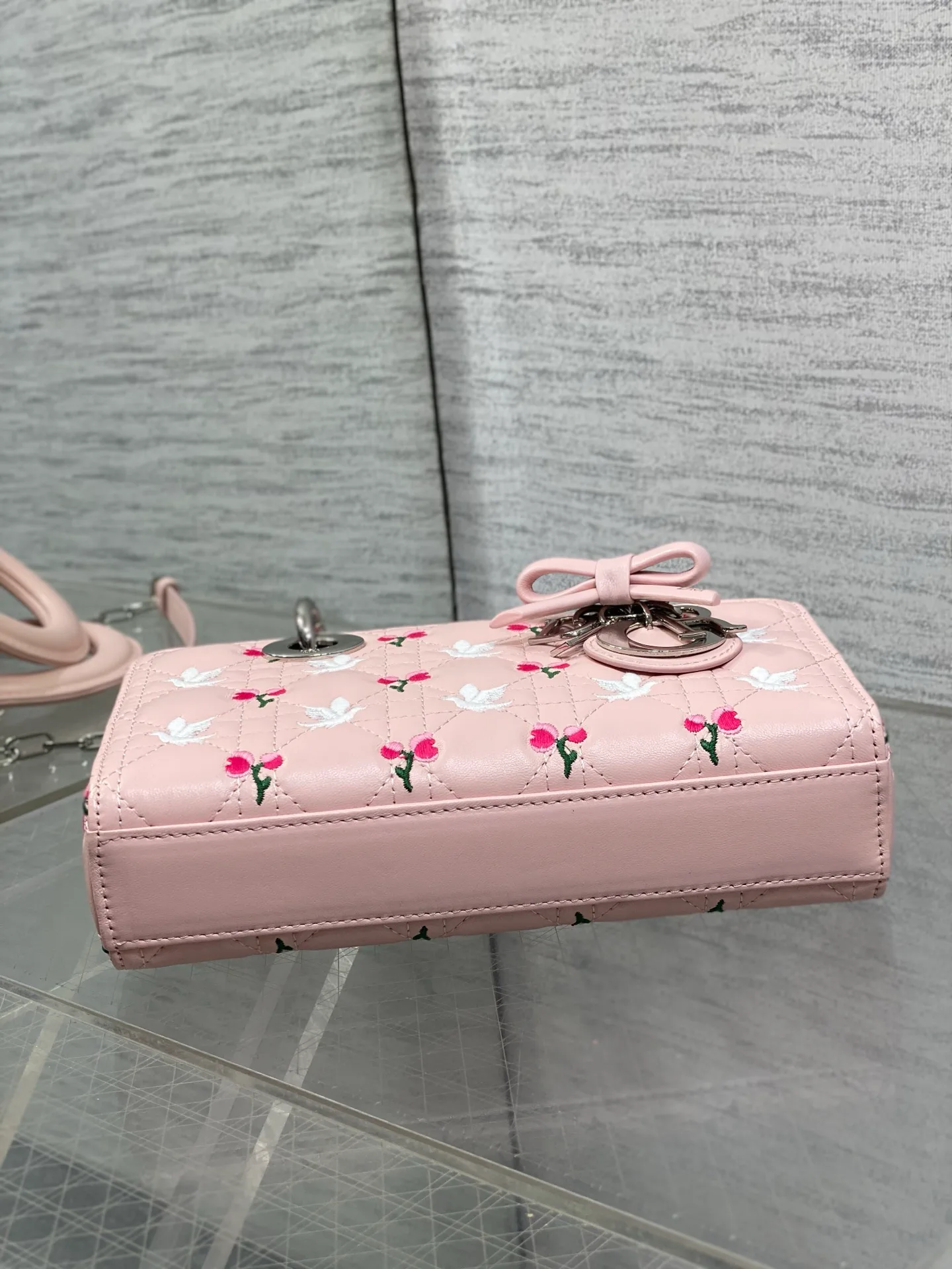Классические Сумки Женские Christian Dior 17601338