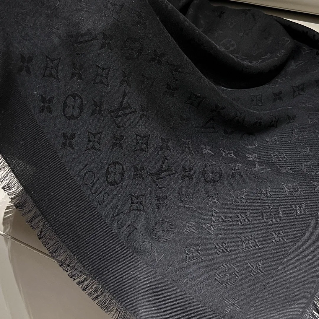 Шарфы Louis Vuitton 19731