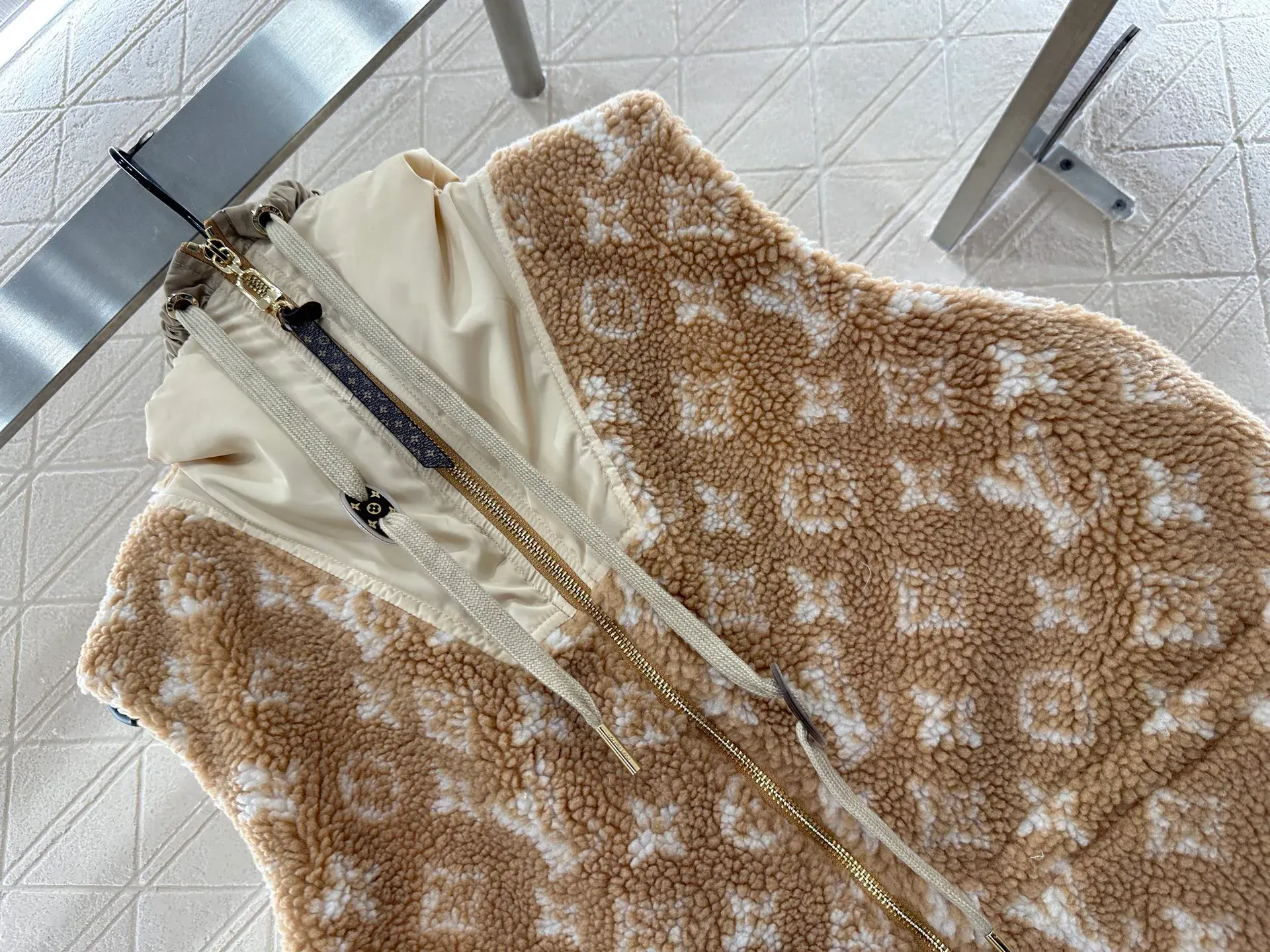 Жилеты Женские Louis Vuitton 172544