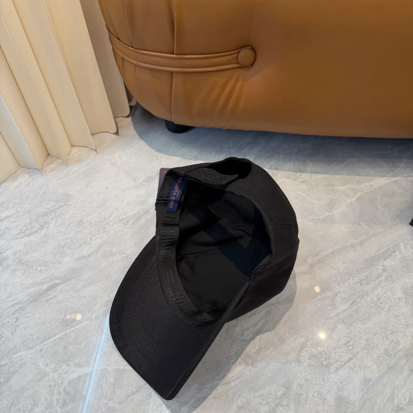 Головные Уборы Louis Vuitton 17467591
