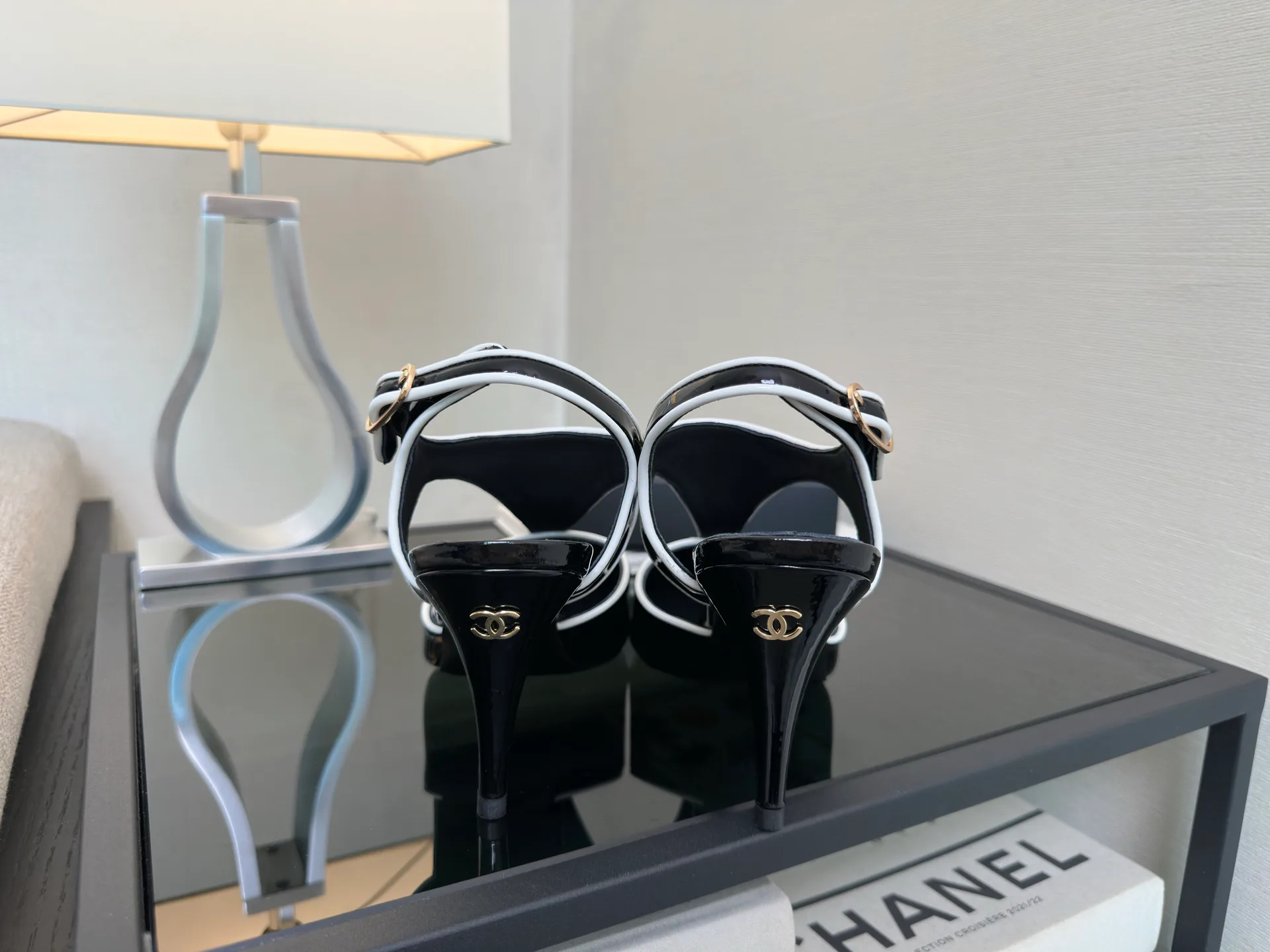 Туфли Женские Chanel 18402155
