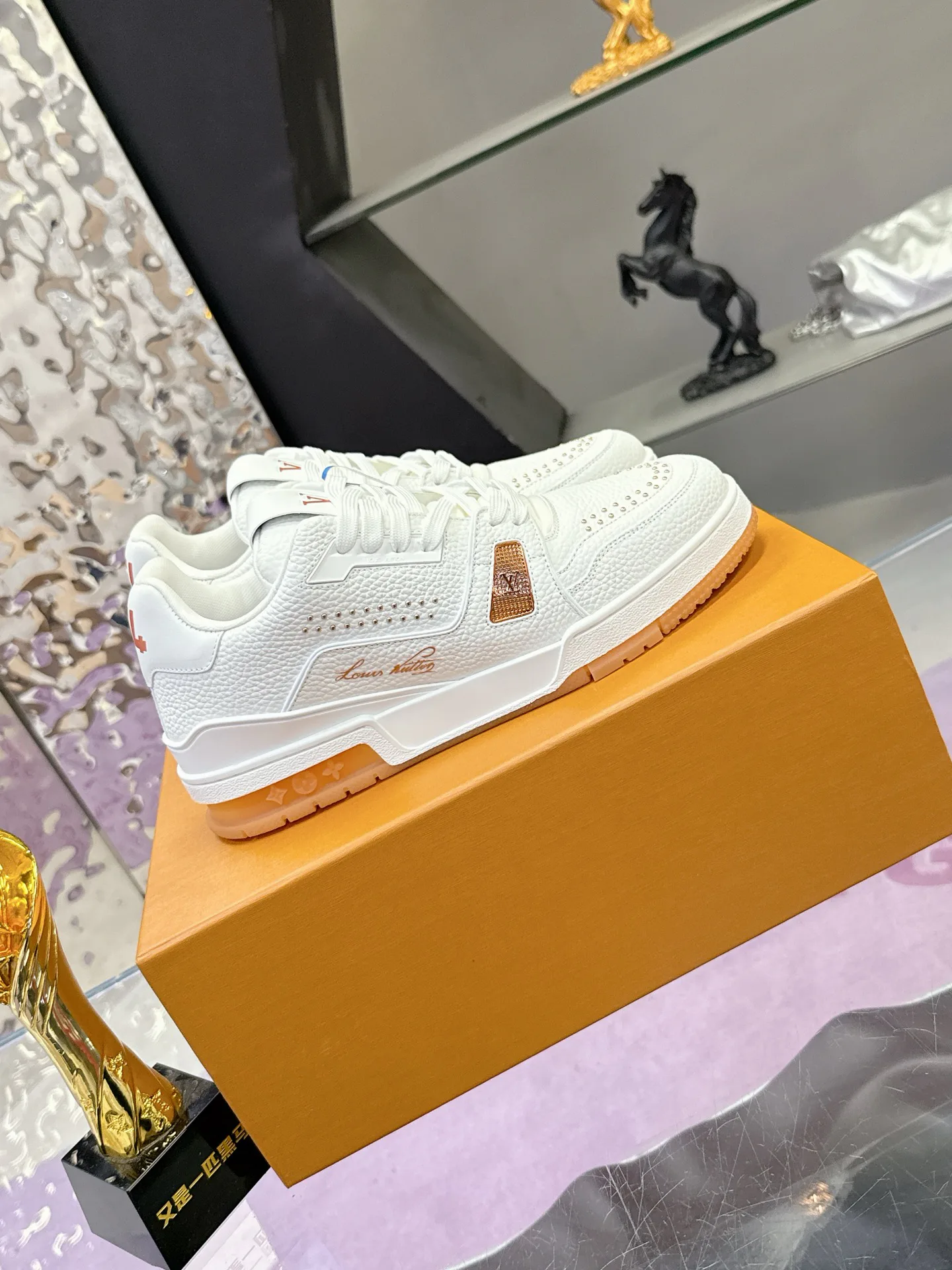 Кроссовки Женские Louis Vuitton 5061386