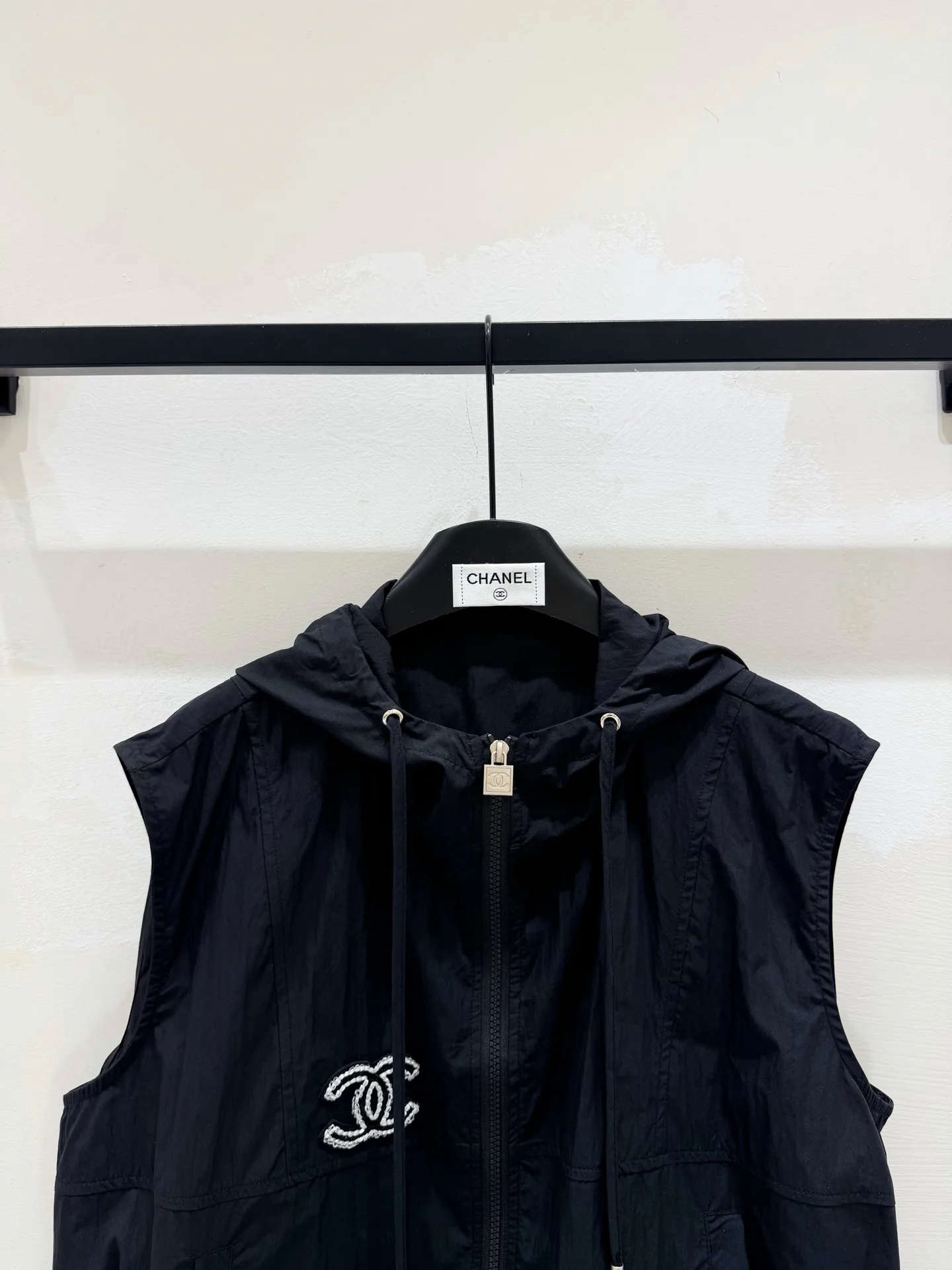 Жилеты Женские Chanel 11698764