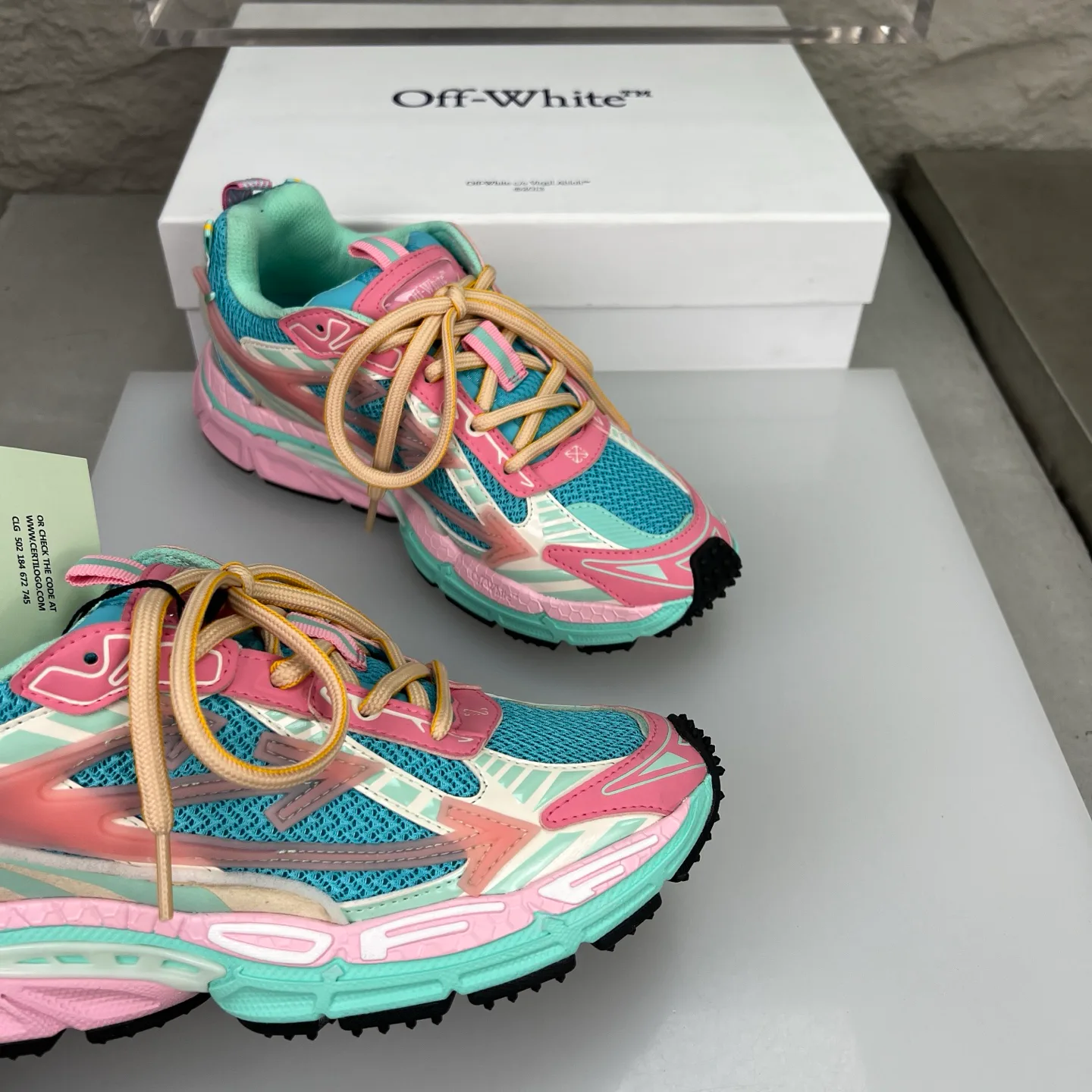 Кроссовки Женские Off-White 18351529