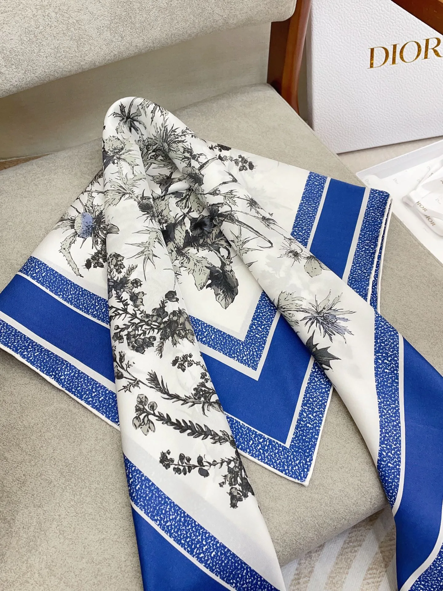 Платки Christian Dior 10191