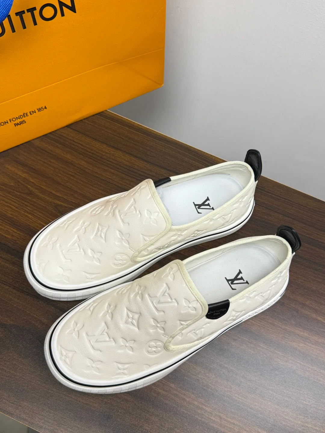 Кроссовки Мужские Louis Vuitton 19716443