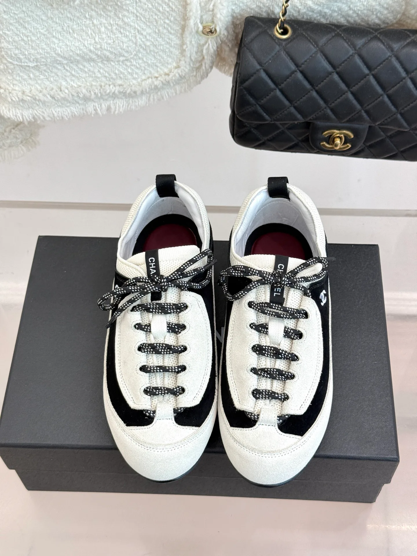 Кроссовки Женские Chanel 17025637