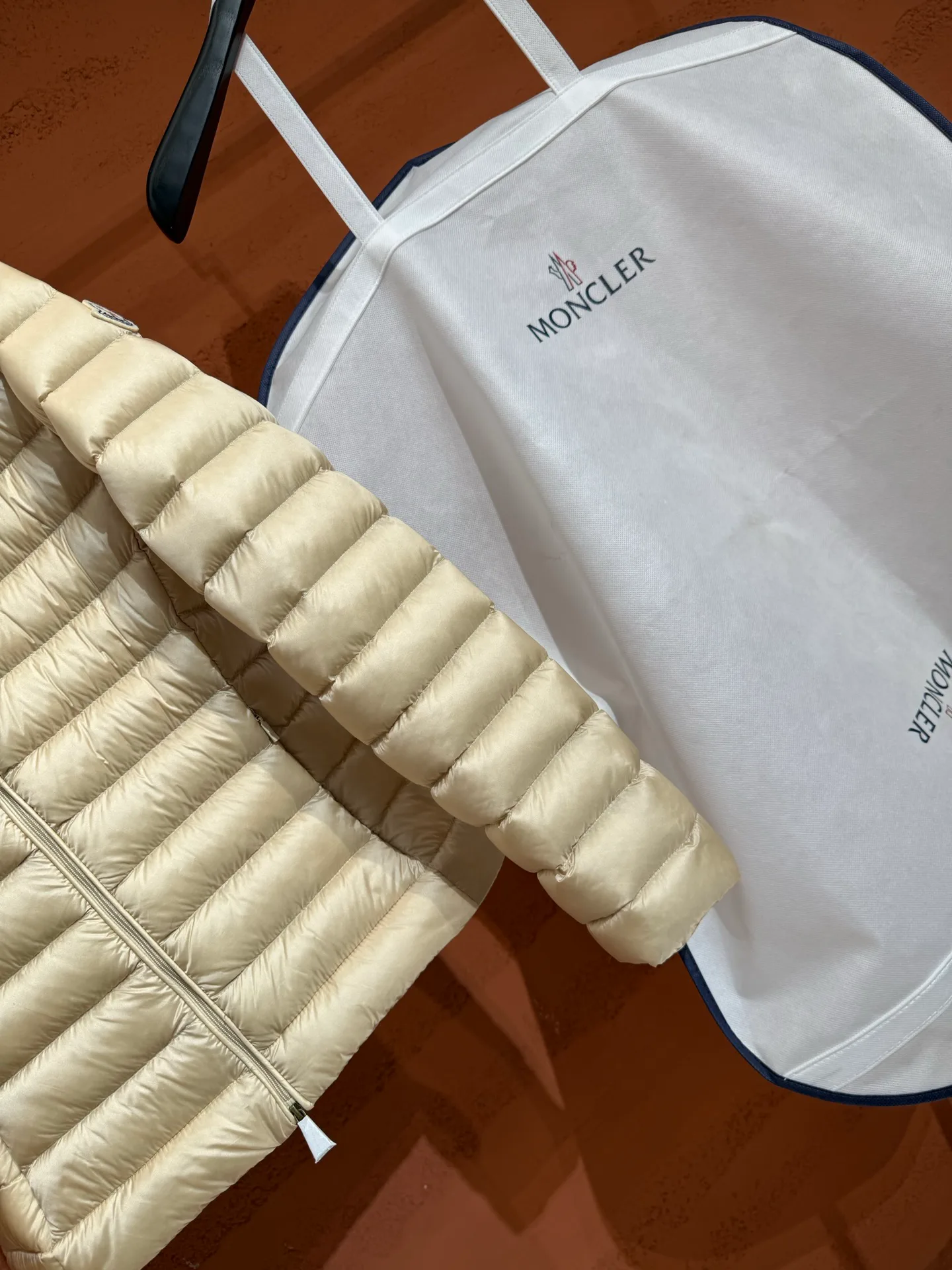 Куртки И Пуховики Женские Moncler 20099951