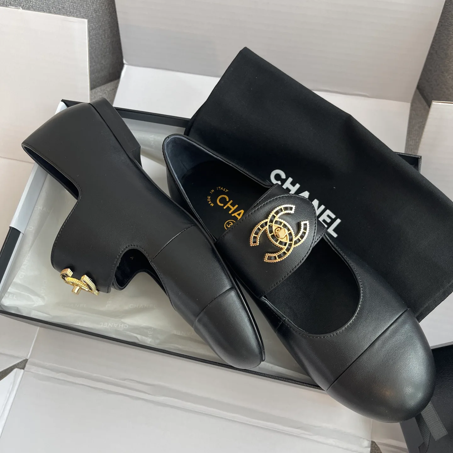 Туфли Женские Chanel 18066396
