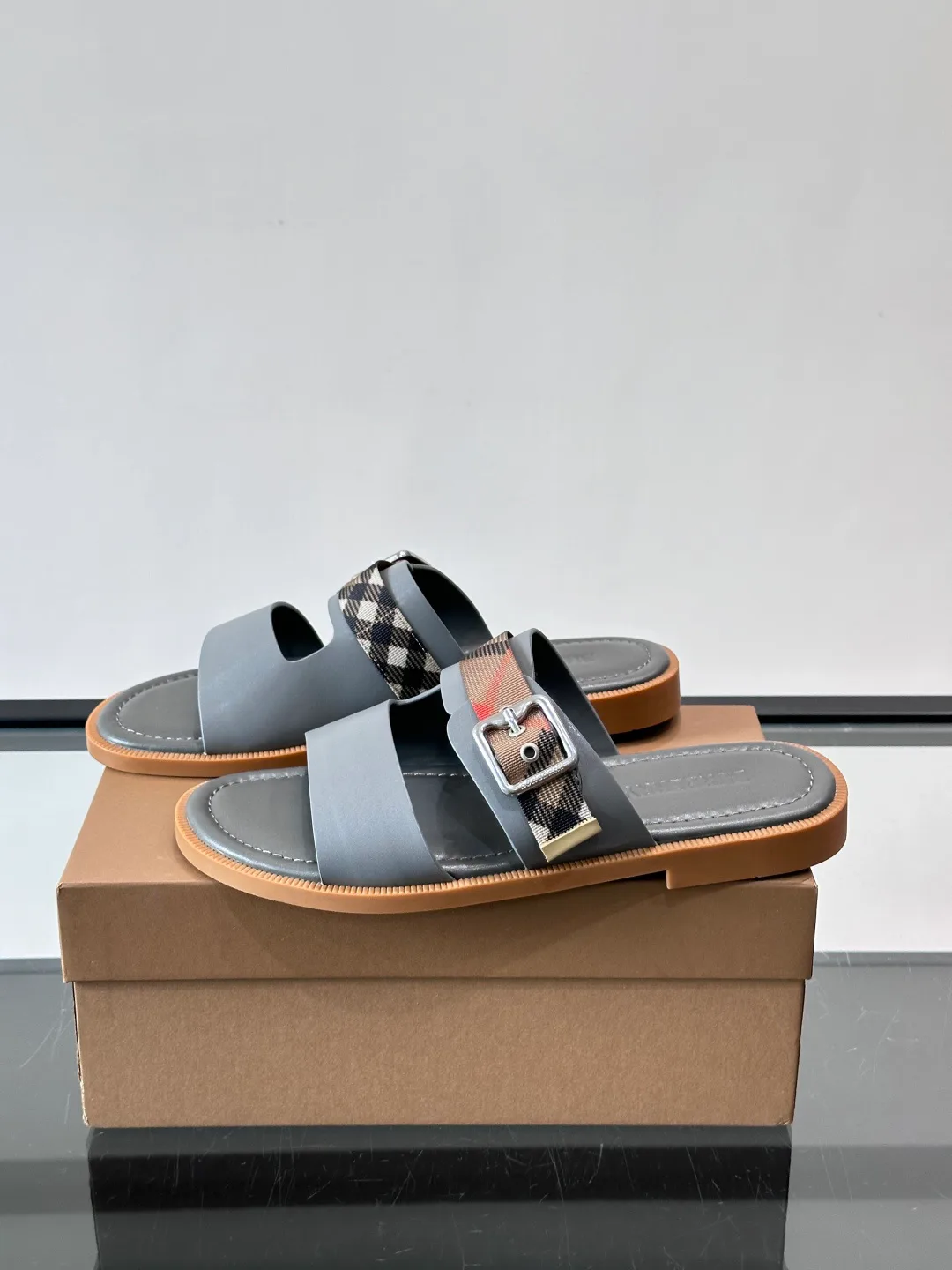 Сандалии Мужские Burberry 13480047