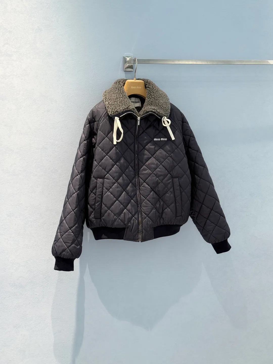 Куртки И Пуховики Женские Miu Miu 18201690
