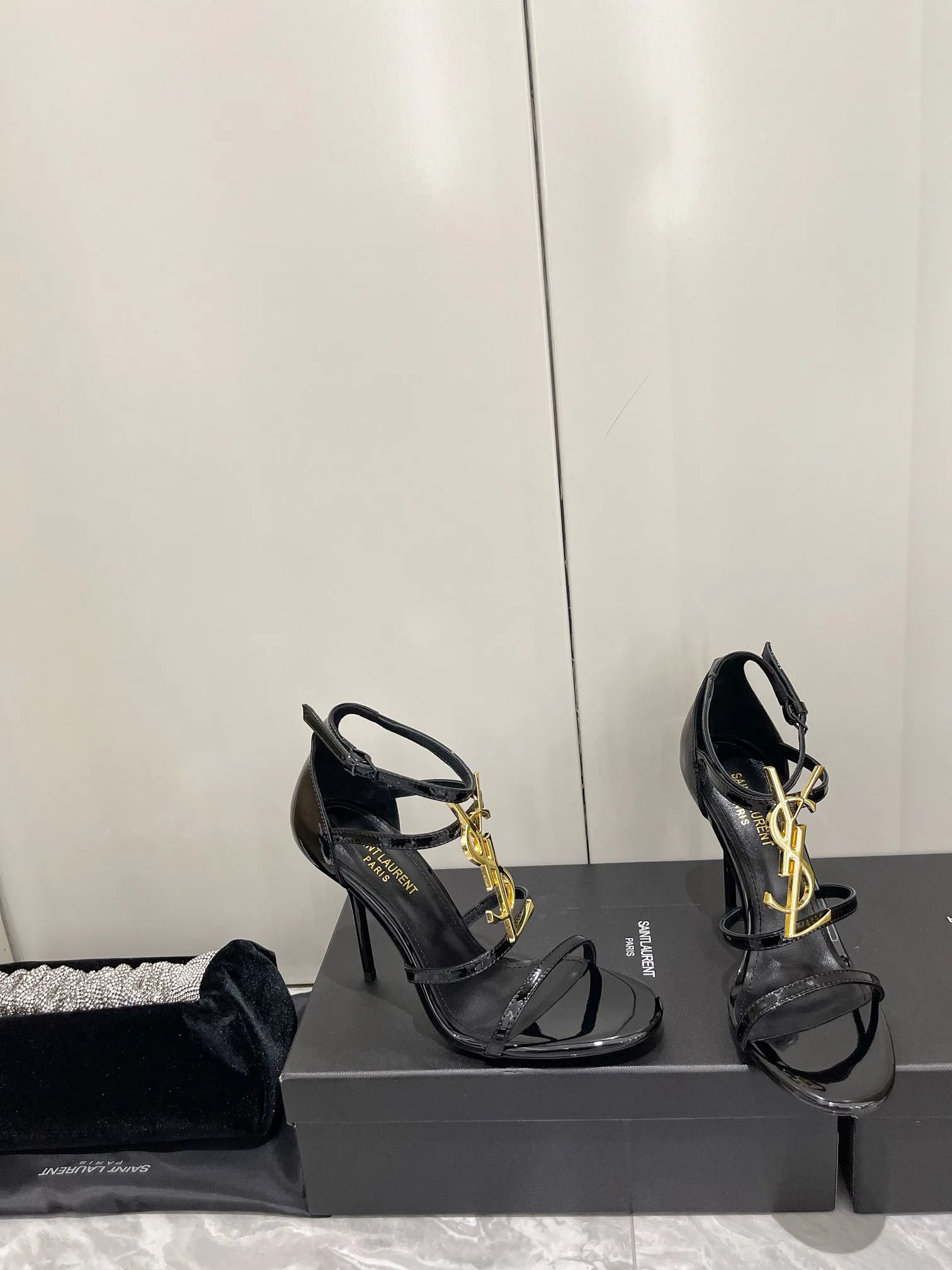 Босоножки Женские Saint Laurent 48797