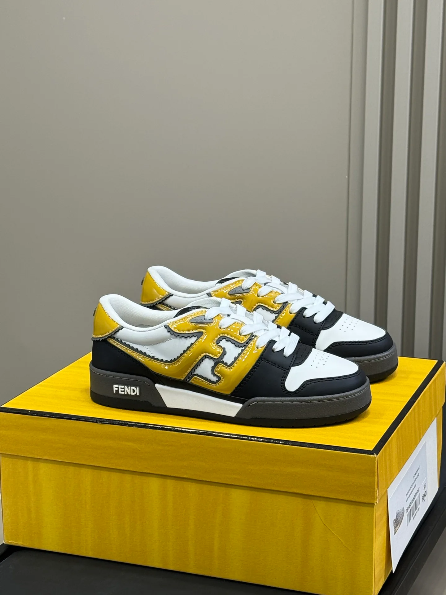 Кроссовки Мужские Fendi 12953176