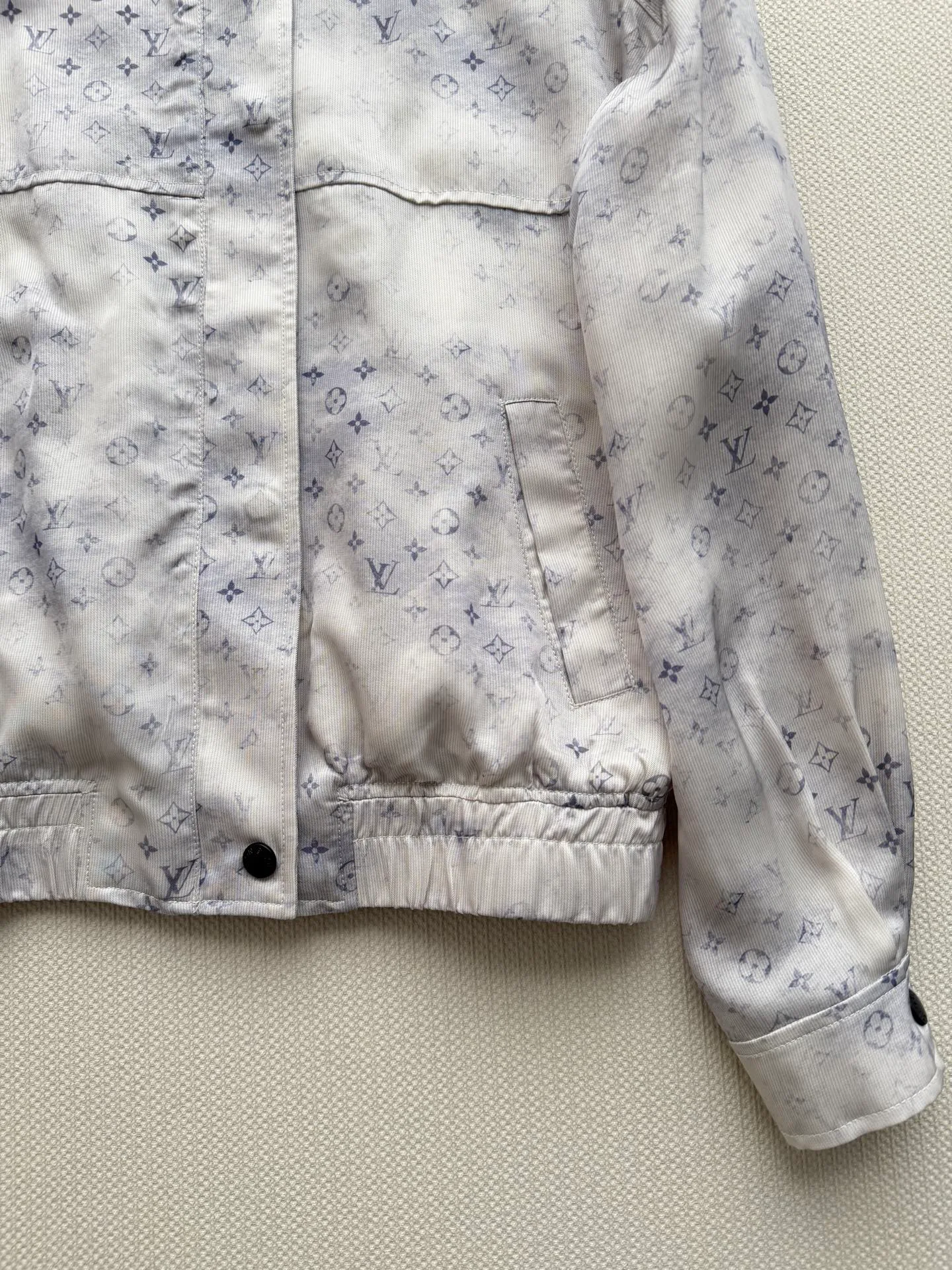 Куртки И Пуховики Женские Louis Vuitton 17307669