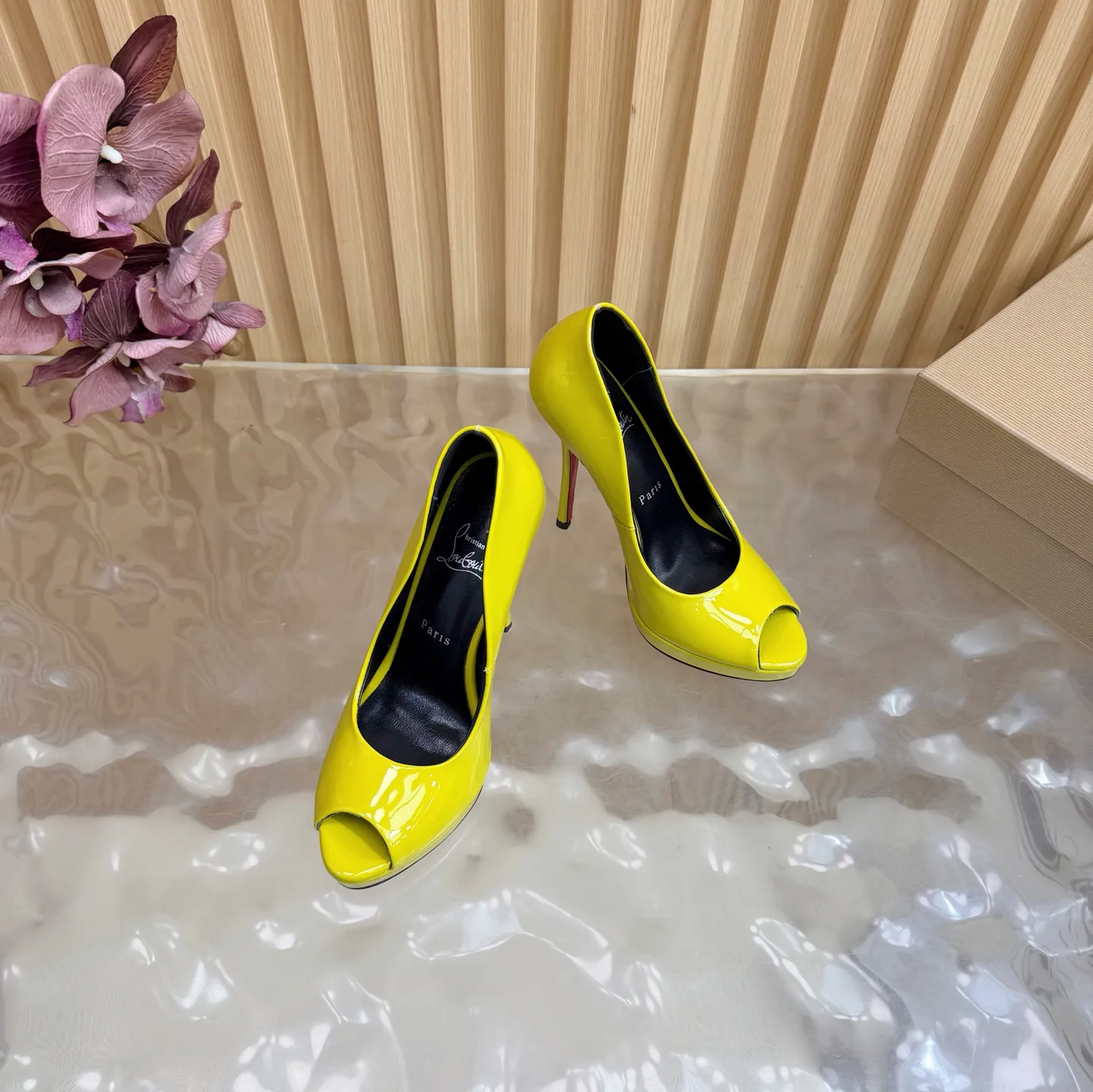 Босоножки Женские Christian Louboutin 9707814