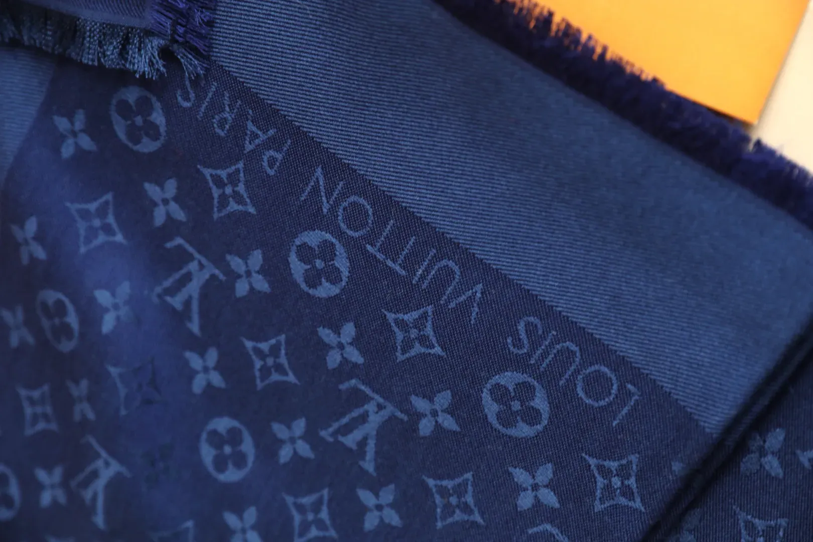 Шарфы Louis Vuitton 1431400