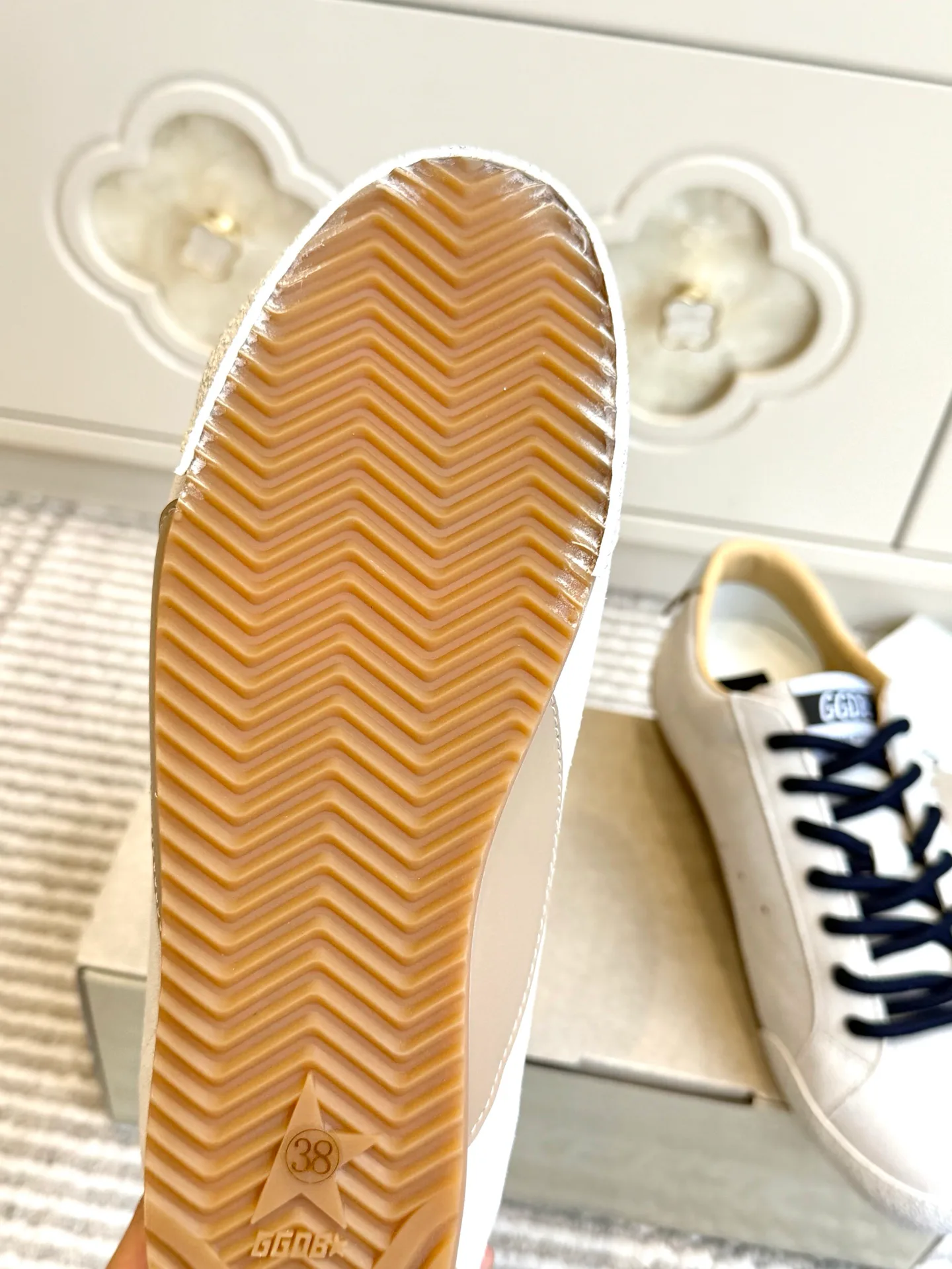 Кроссовки Женские Golden Goose 18360511
