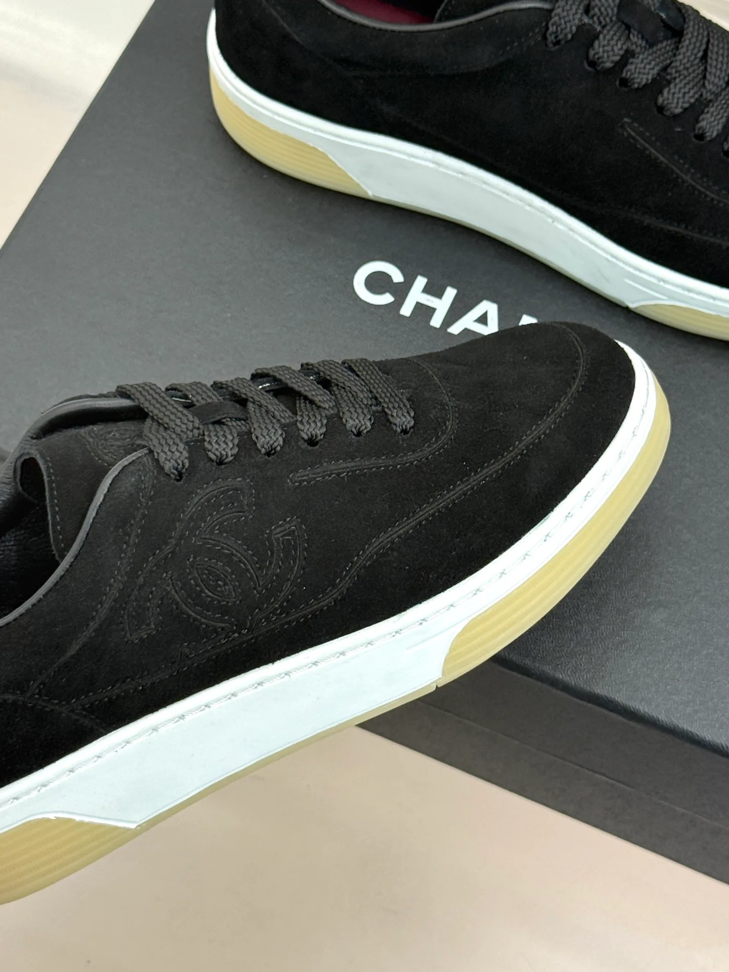 Кроссовки Женские Chanel 18154784