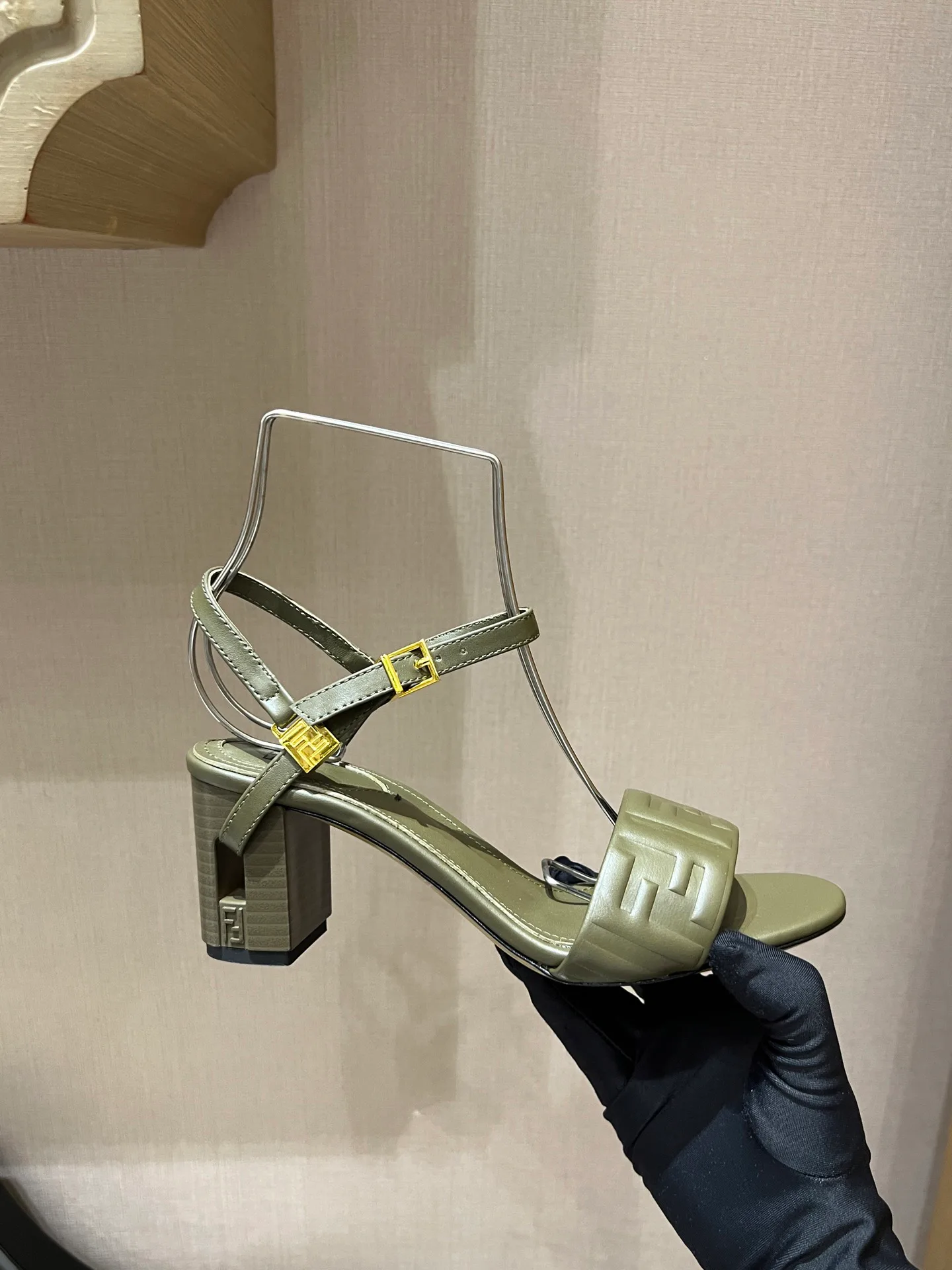 Босоножки Женские Fendi 9288979