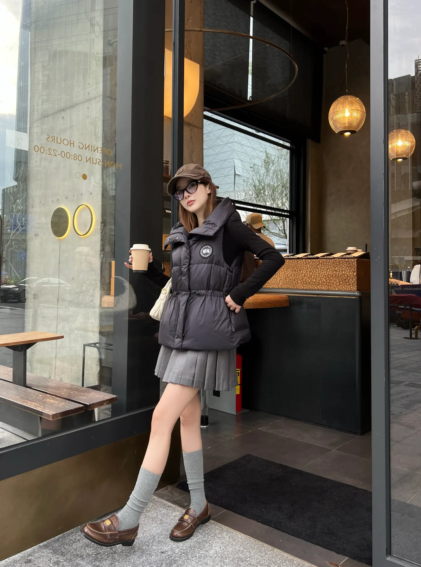 Куртки И Пуховики Женские Canada Goose 18108483