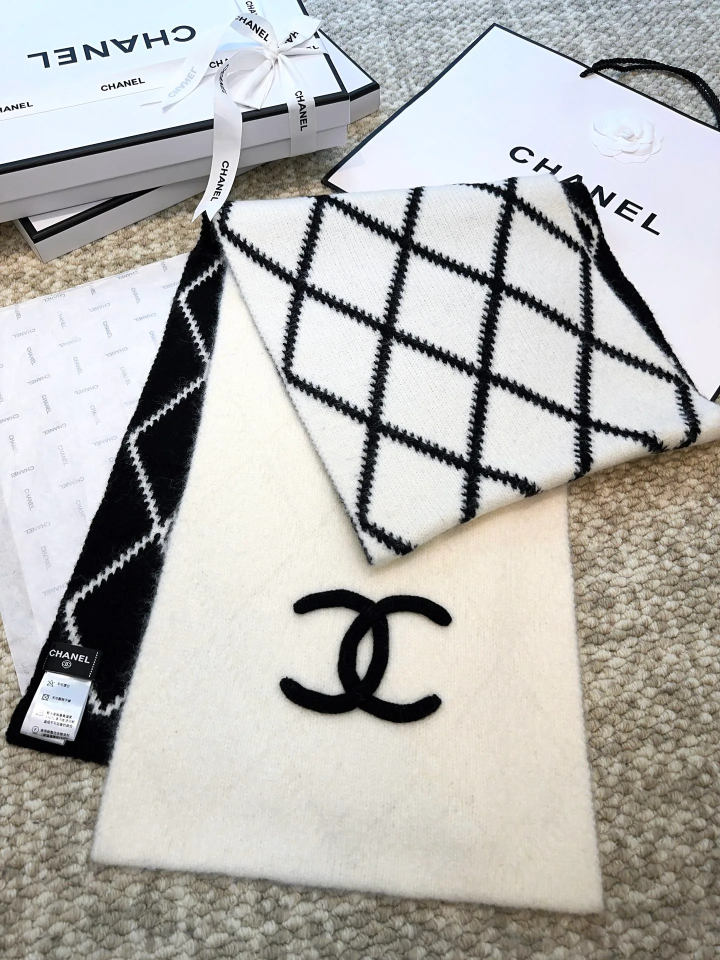 Шарфы Chanel 18105431