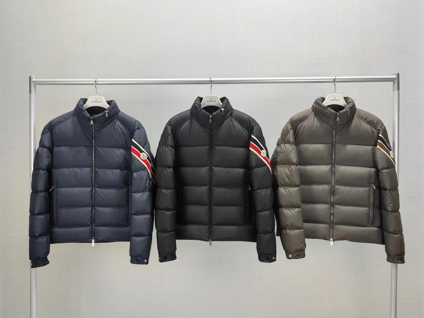 Куртки И Пуховики Женские Moncler 17901134