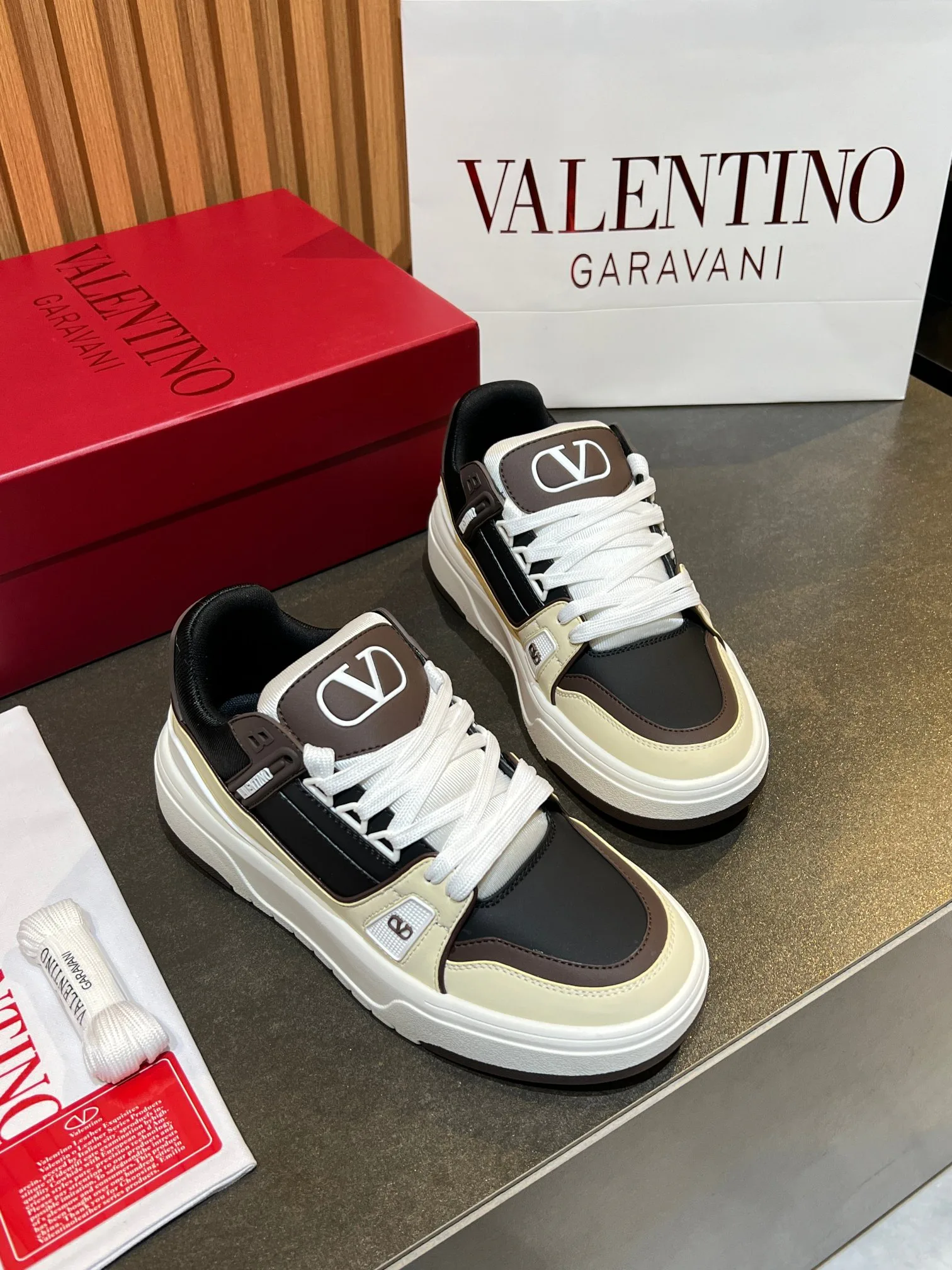 Кроссовки Женские Valentino 11575959