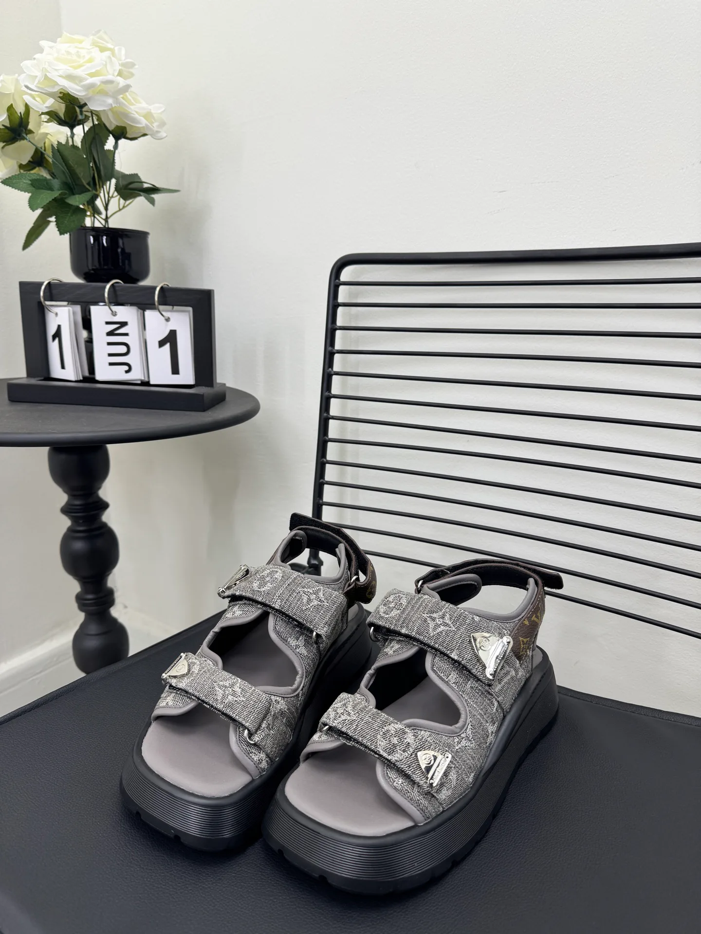 Сандалии Женские Louis Vuitton 11055248