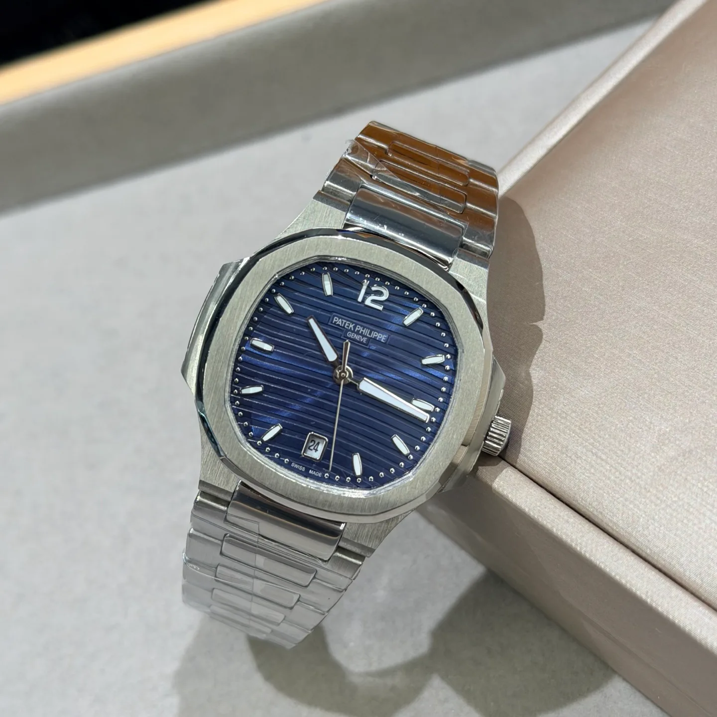 Часы Женские Patek Philippe 17870337