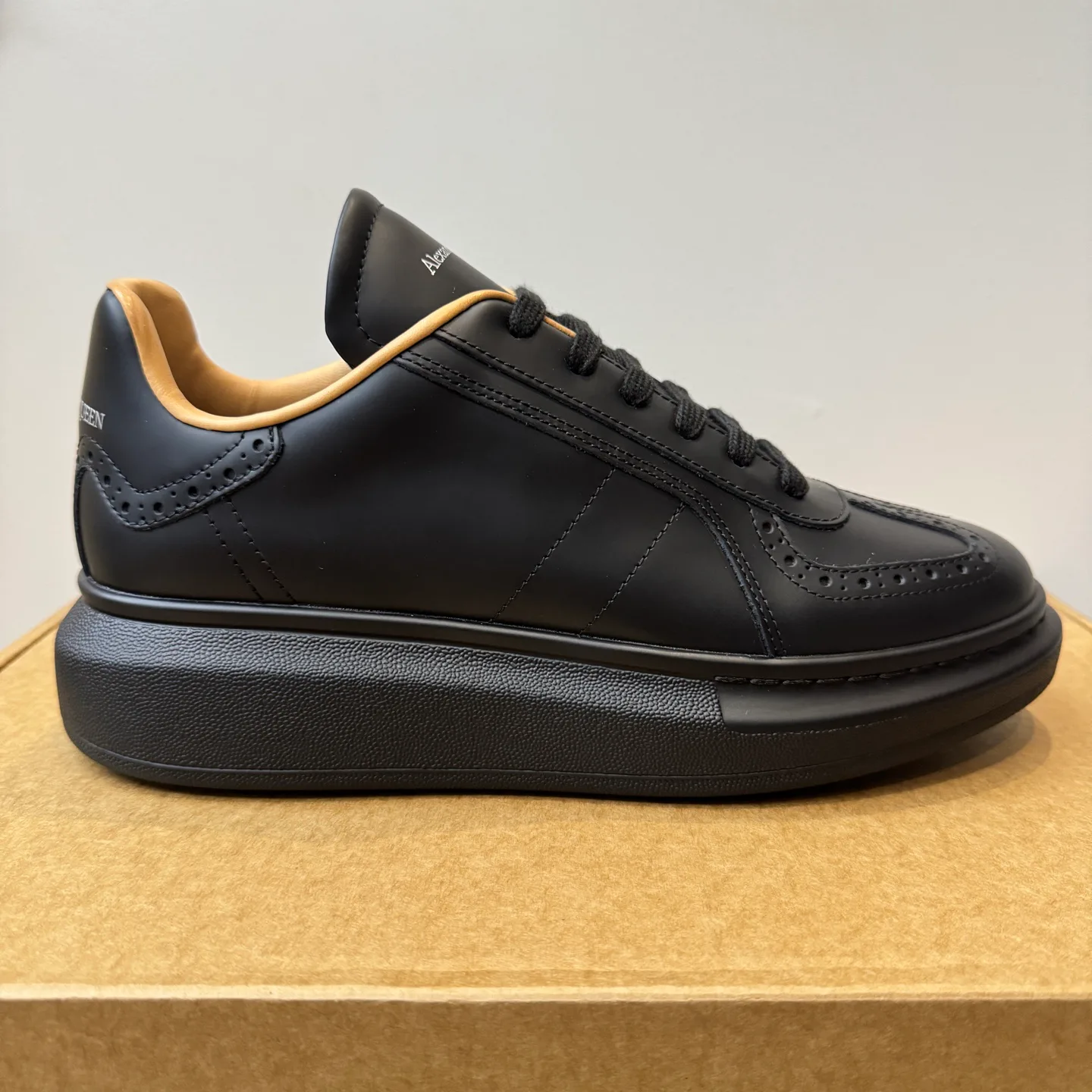 Кроссовки Женские Alexander Mcqueen 5049217